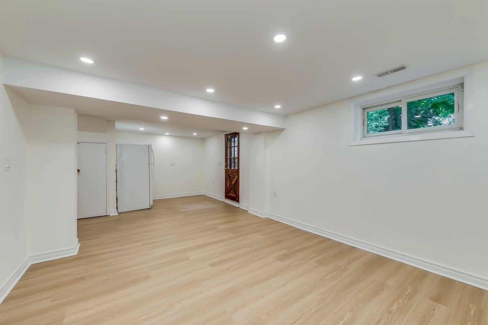 255 Weldon Avenue Lower, Oakville, ON L6K 2H9