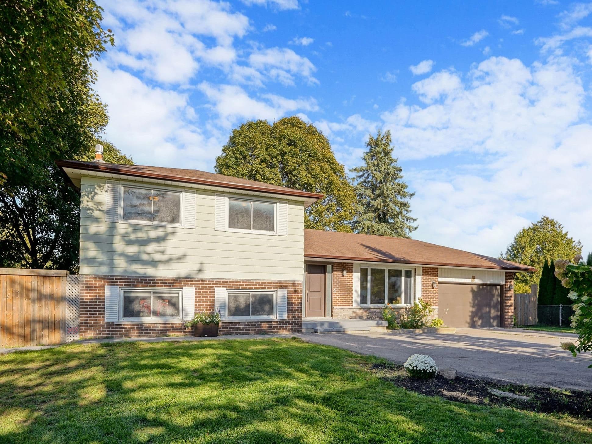 15 Jasmine Crescent, Whitchurch-Stouffville, ON L4A 7X4
