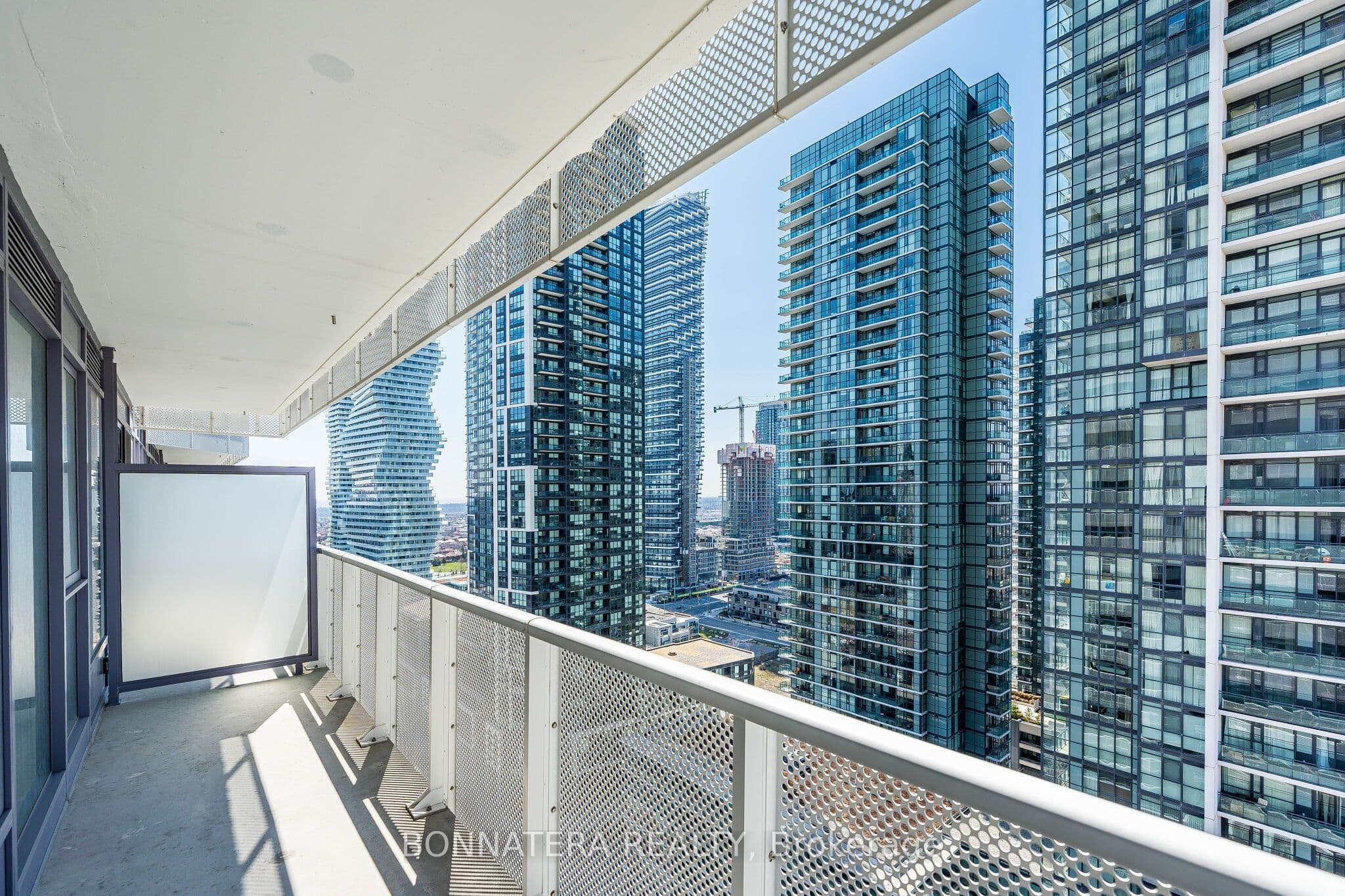 4065 Confederation Parkway 2003, Mississauga, ON L5B 0L4