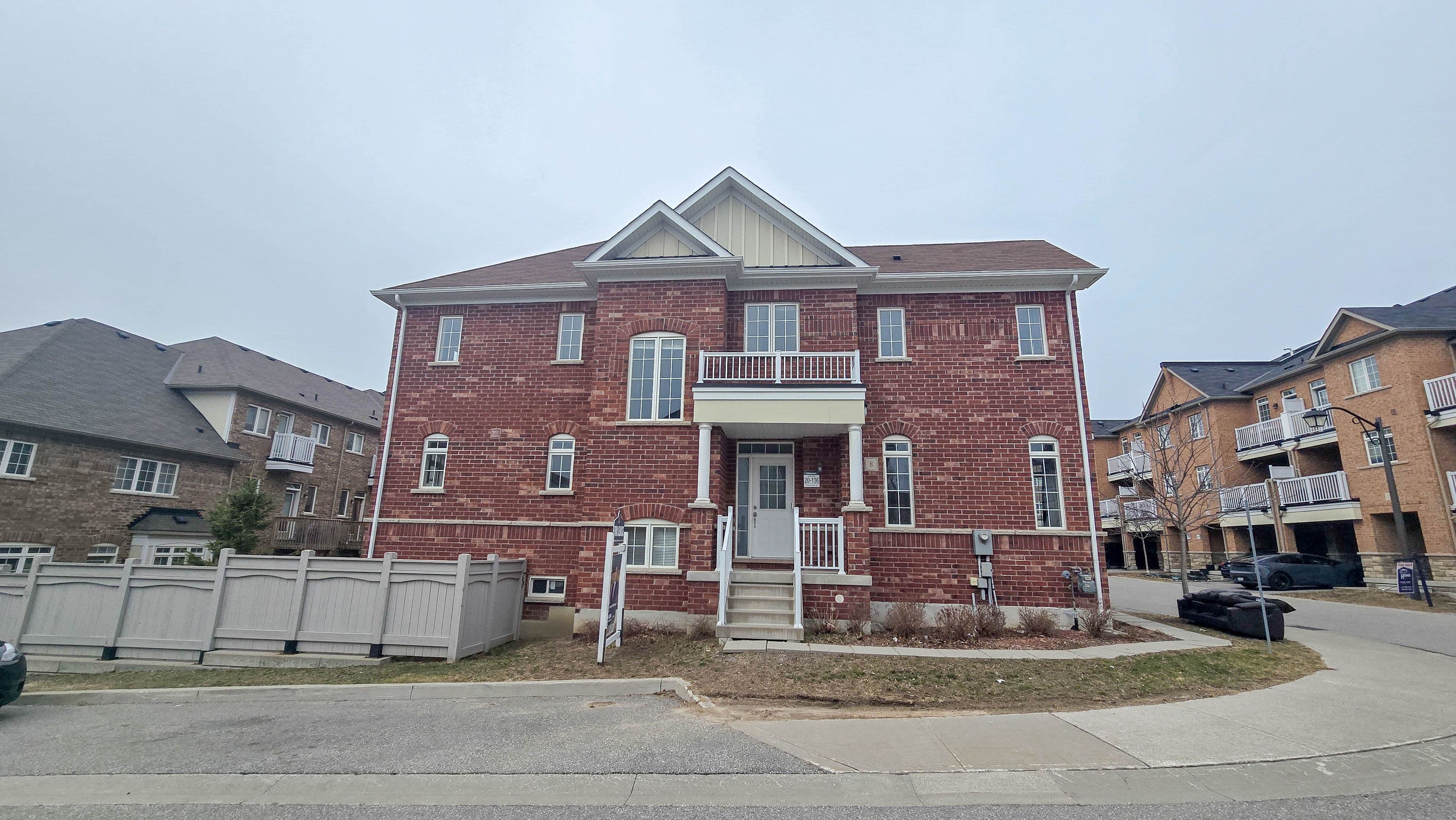 8 Larry Grove Way, Markham, ON L6E 0T6