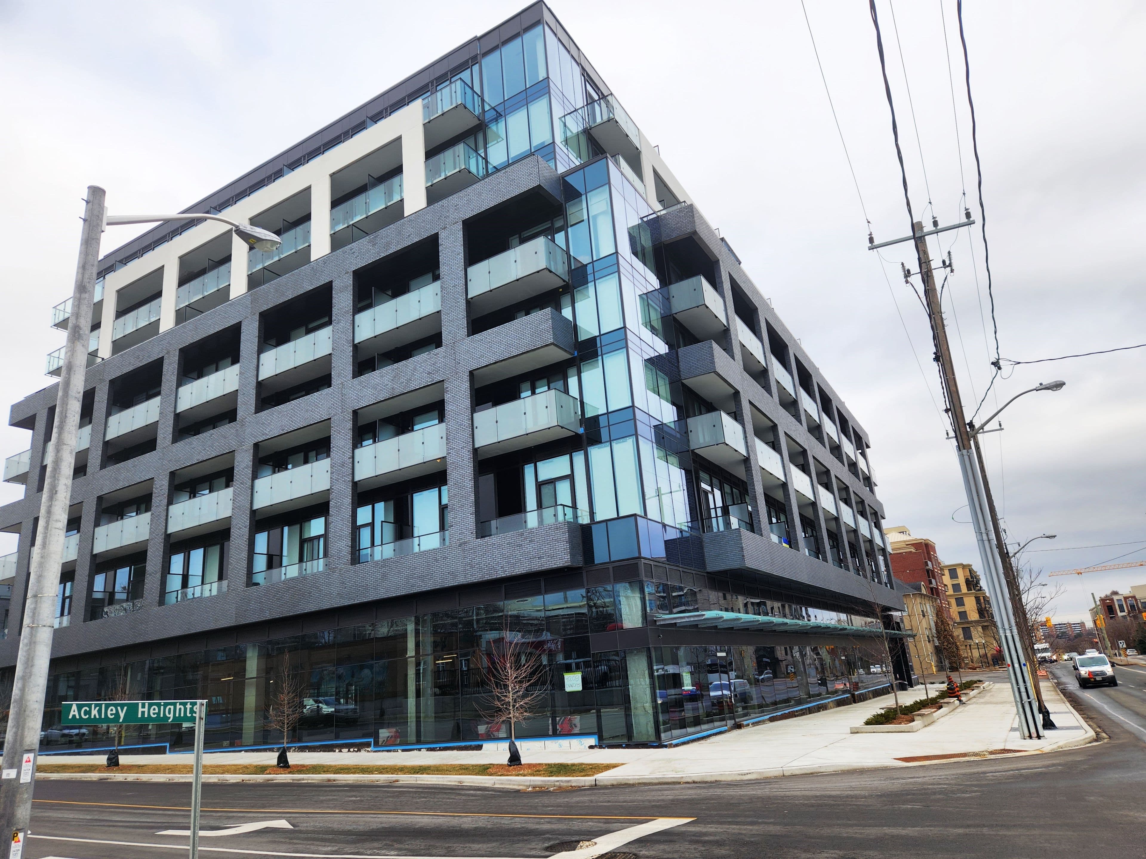 4208 Dundas Street W 604, Toronto W08, ON M8X 1Y6