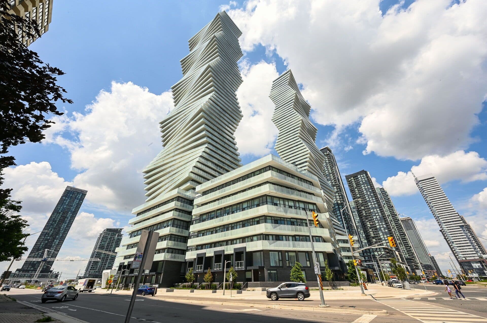 3883 Quartz Road 2213, Mississauga, ON L5B 0M4