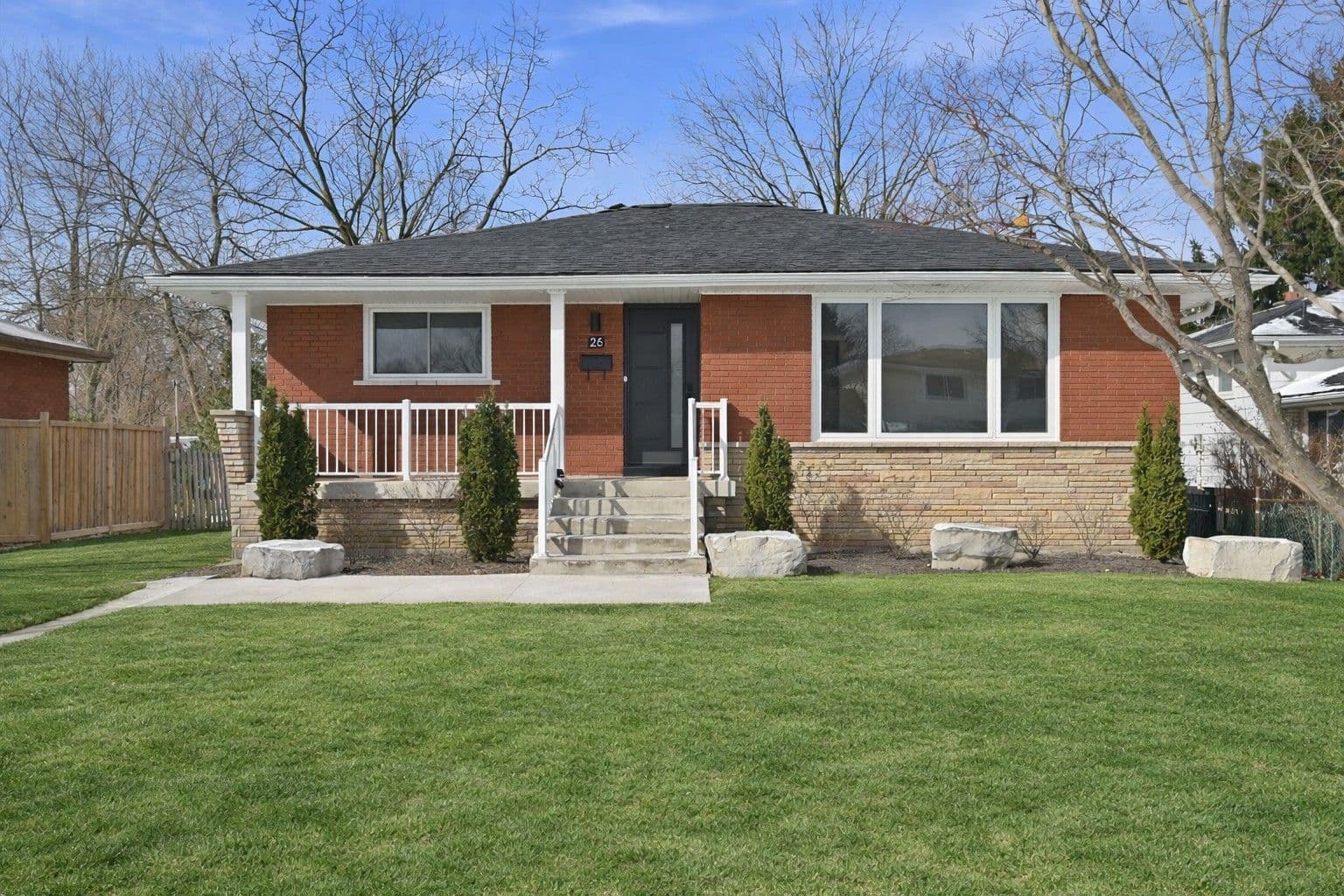 26 Geneva Drive, Hamilton, ON L9C 3Z5
