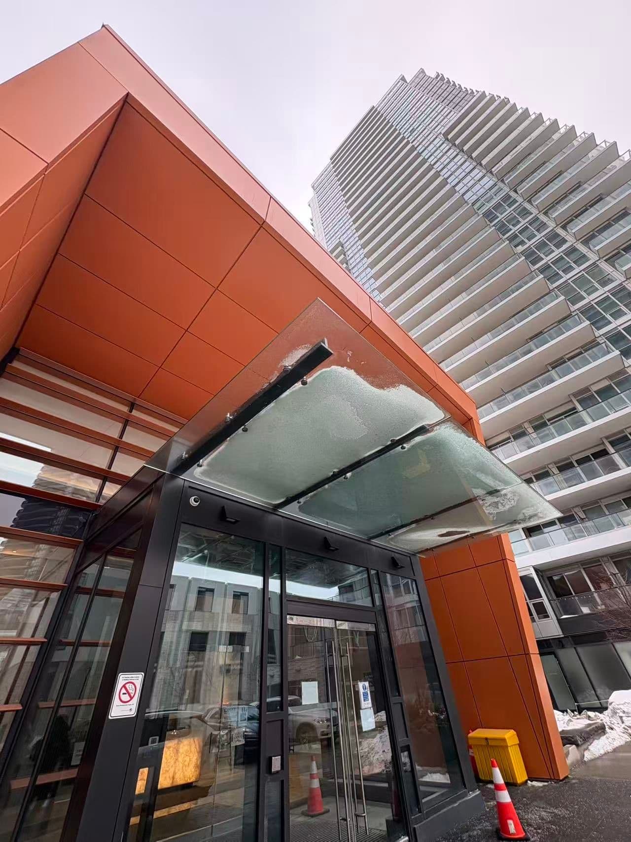 95 Mcmahon Drive E 518, Toronto C15, ON M2K 0H1