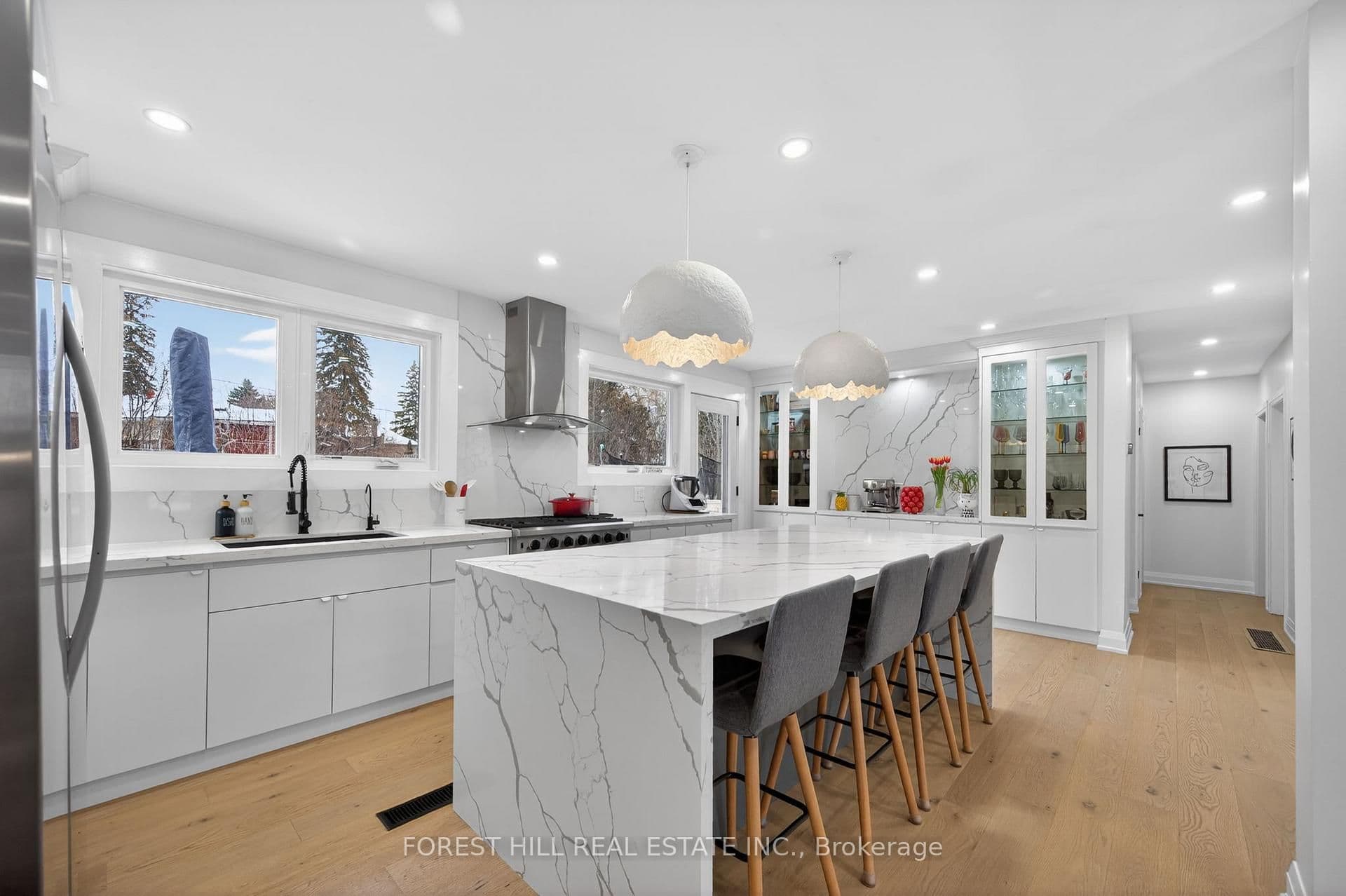 4 Holman Crescent, Aurora, ON L4G 1Z9