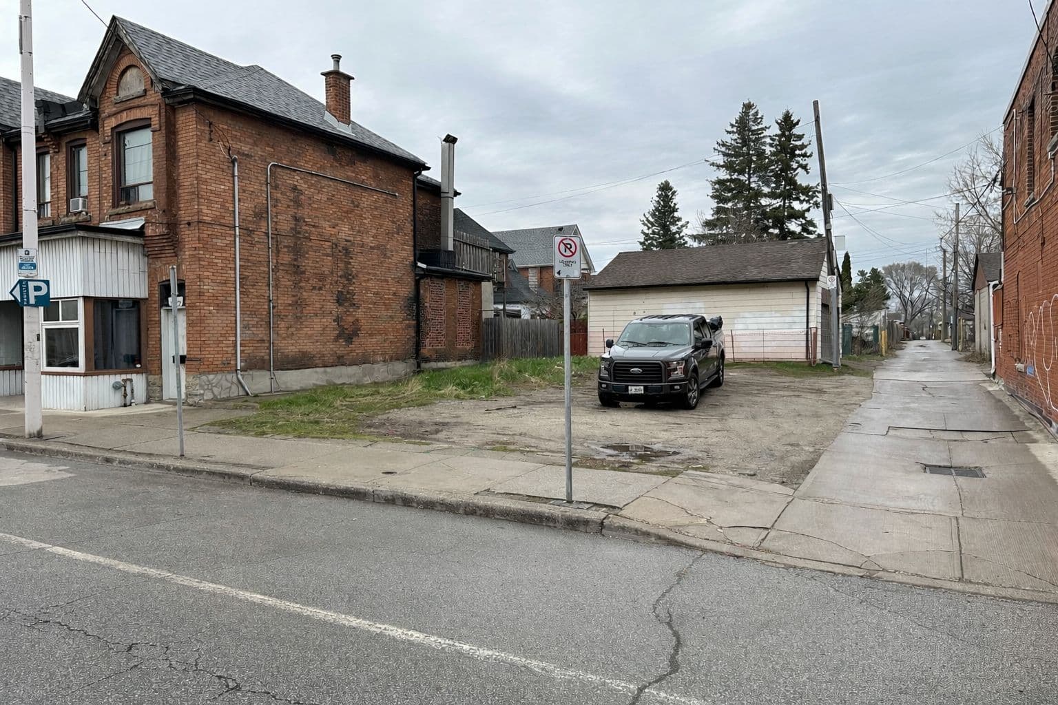 325 Barton Street E, Hamilton, ON L8L 2X6