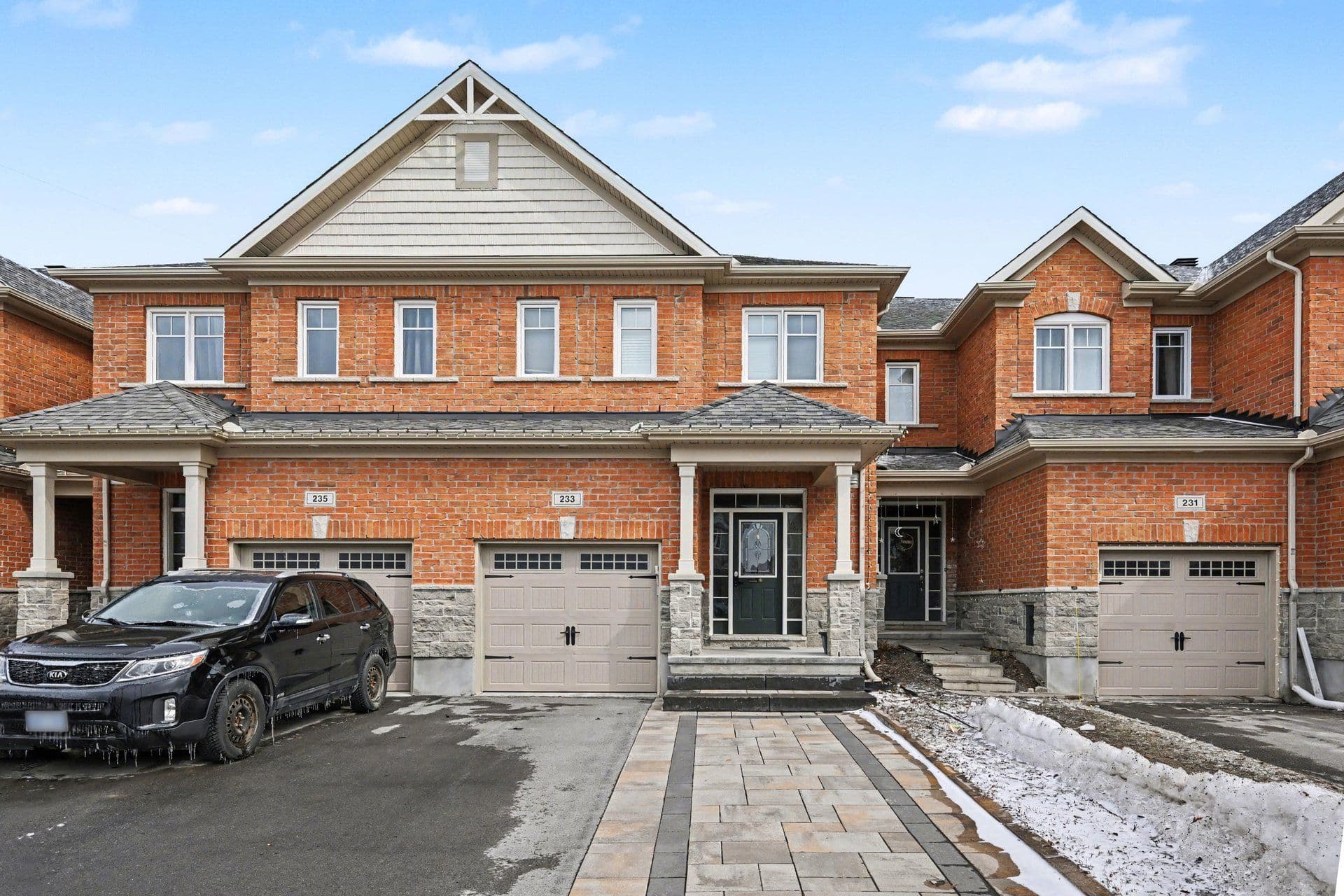 233 Losino Crescent, Kanata, ON K2V 0E4