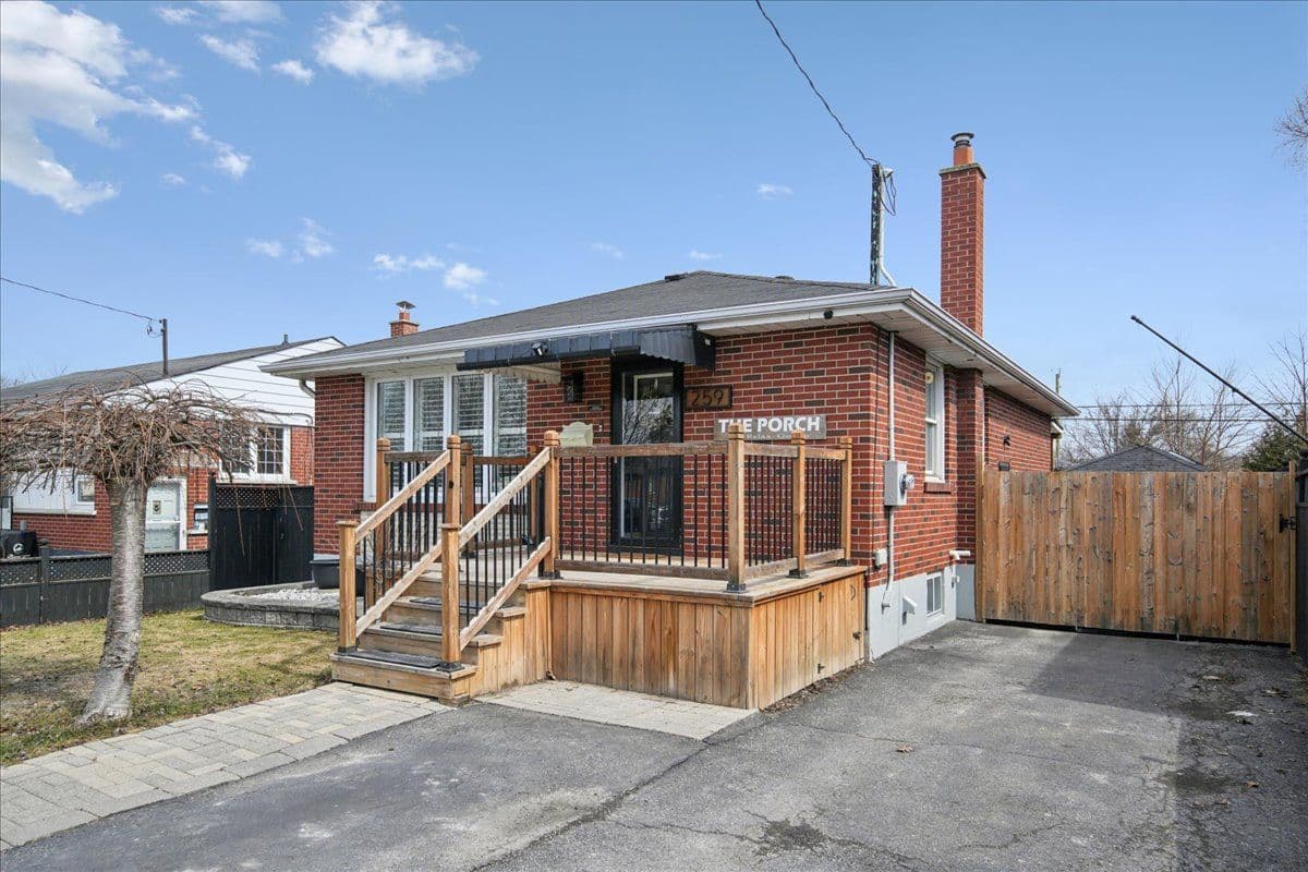 259 Farewell Street, Oshawa, ON L1H 6L8