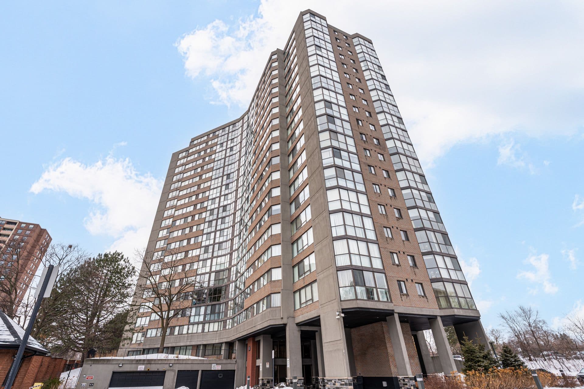 40 Richview Road 203, Toronto W09, ON M9A 5C1