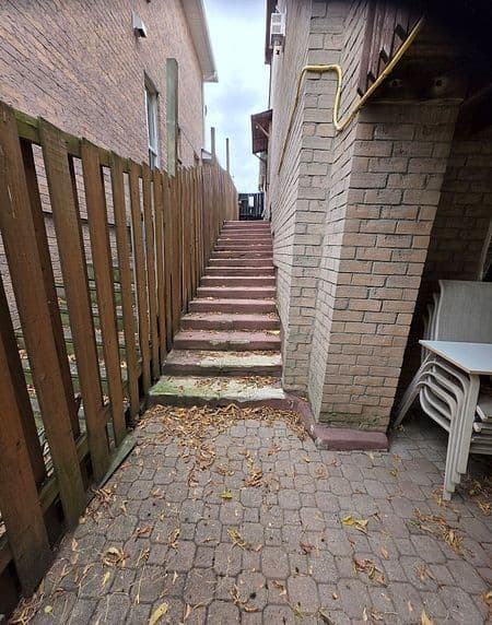 6585 Eastridge Road, Mississauga, ON L5N 4L5