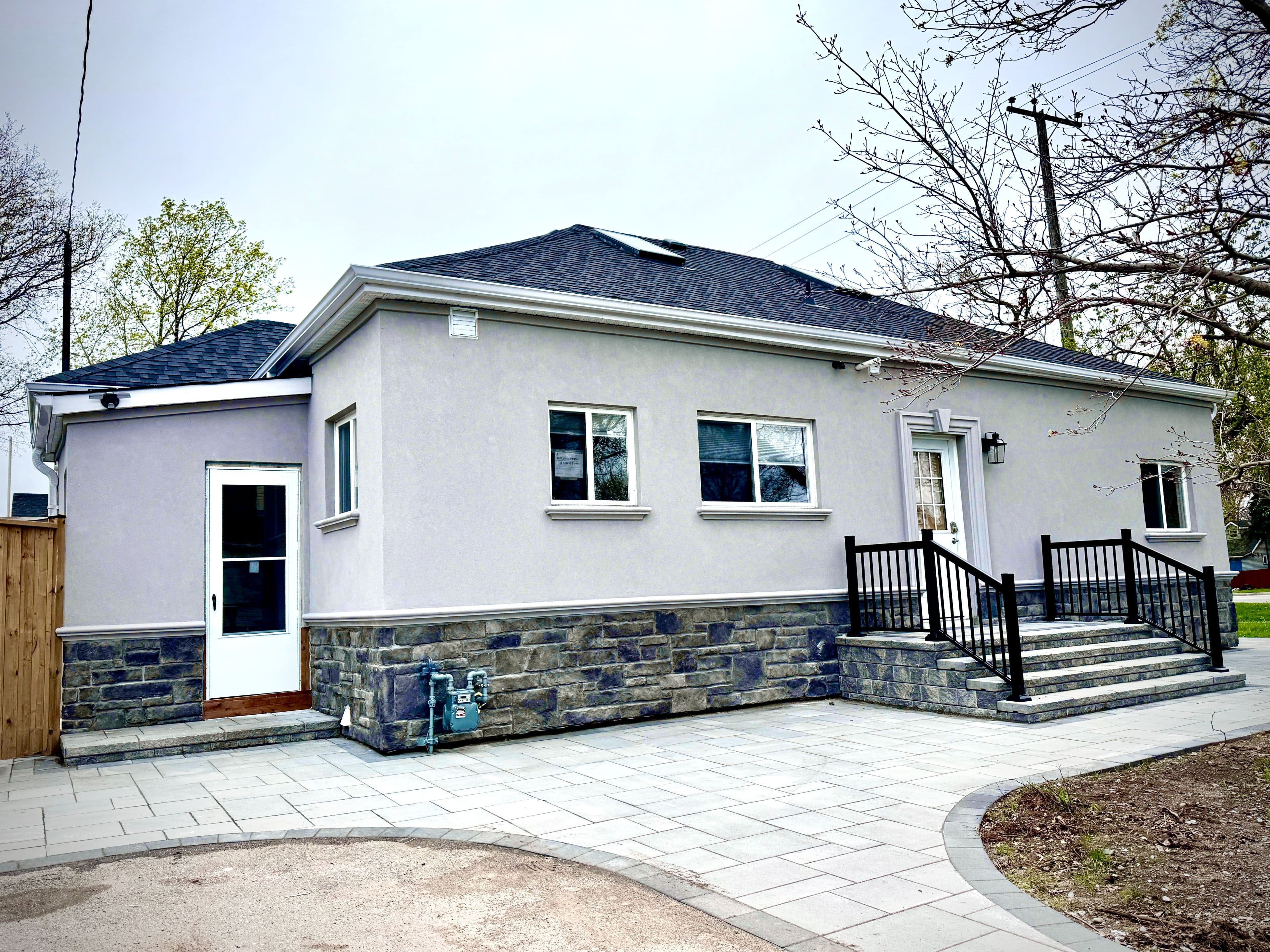 831 Beach Boulevard 101, Hamilton, ON L8H 6Z2