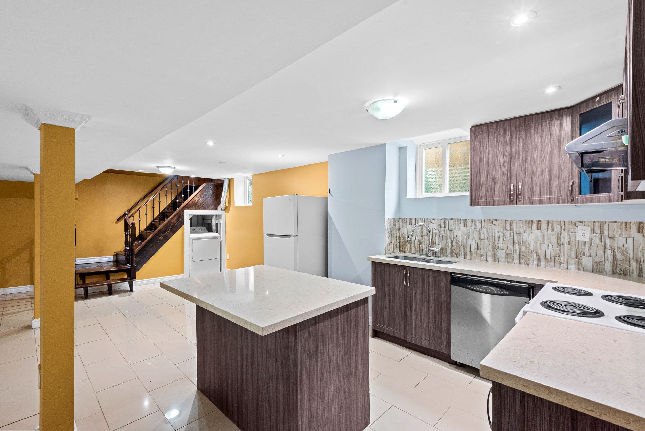 1005 Sandcliff Drive Bsmt, Oshawa, ON L1K 2E4