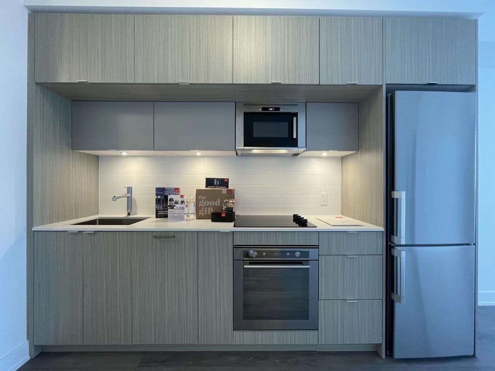 575 bloor Street E 2105, Toronto C08, ON M4W 0B2