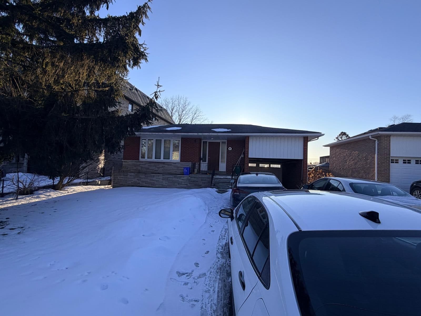 804 Fairview Avenue, Pickering, ON L1W 1M8