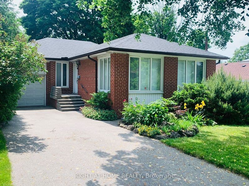 23 Fenelon Drive, Toronto C13, ON M3A 3K2