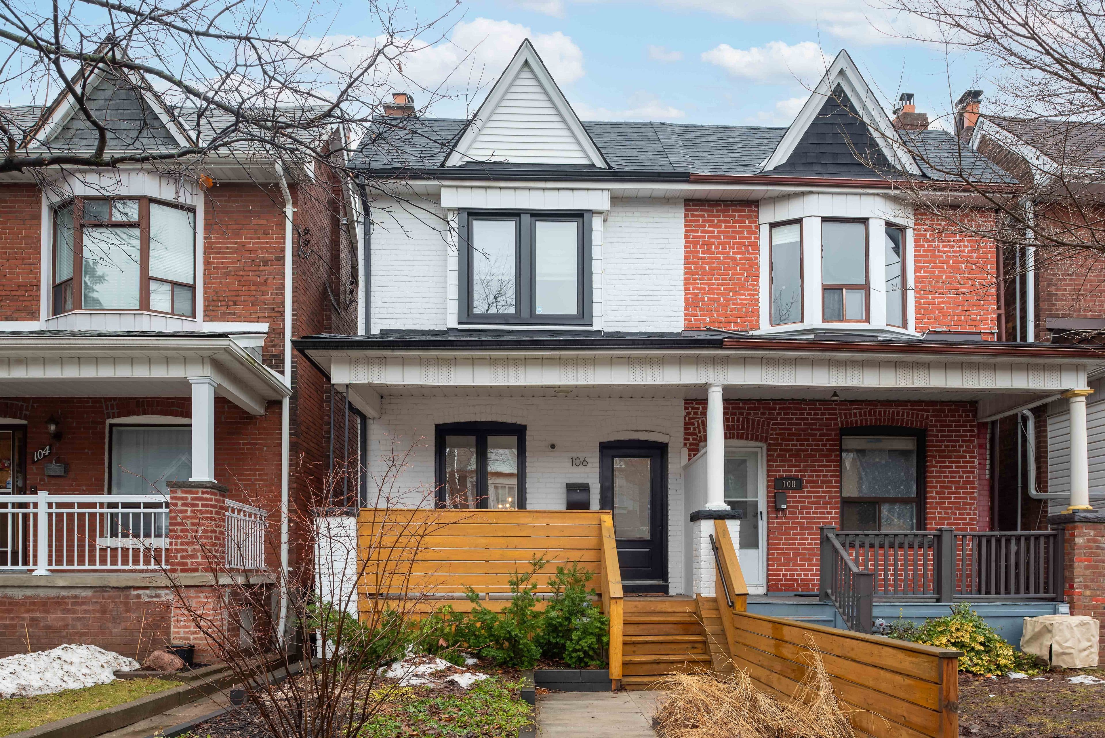106 Uxbridge Avenue, Toronto W03, ON M6N 2Y4