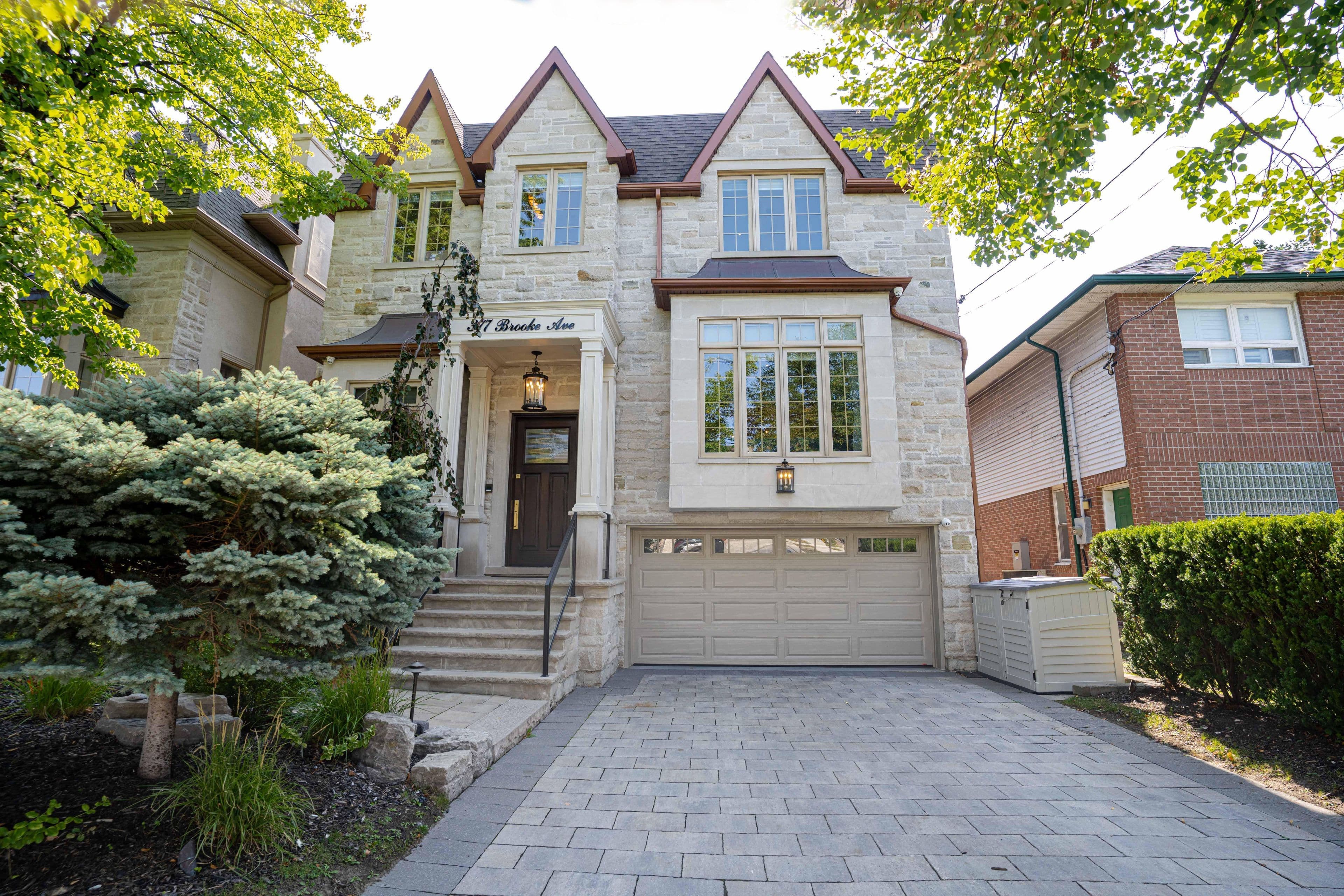 377 Brooke Avenue, Toronto C04, ON M5M 2L5