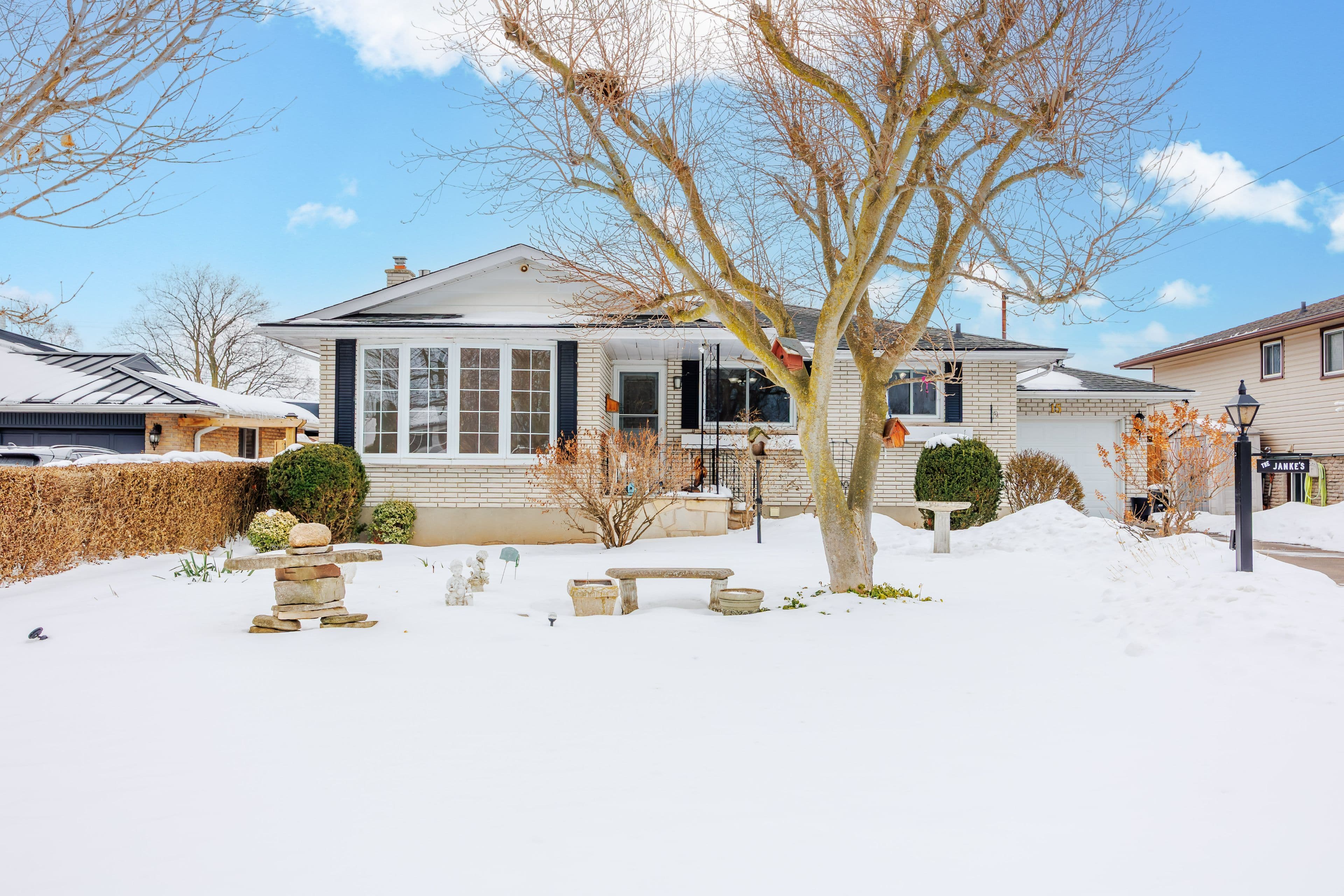 15 Nottingham Court, St. Catharines, ON L2M 1L6