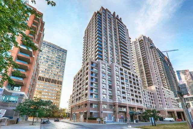 909 Bay Street 407, Toronto C01, ON M5S 3G2