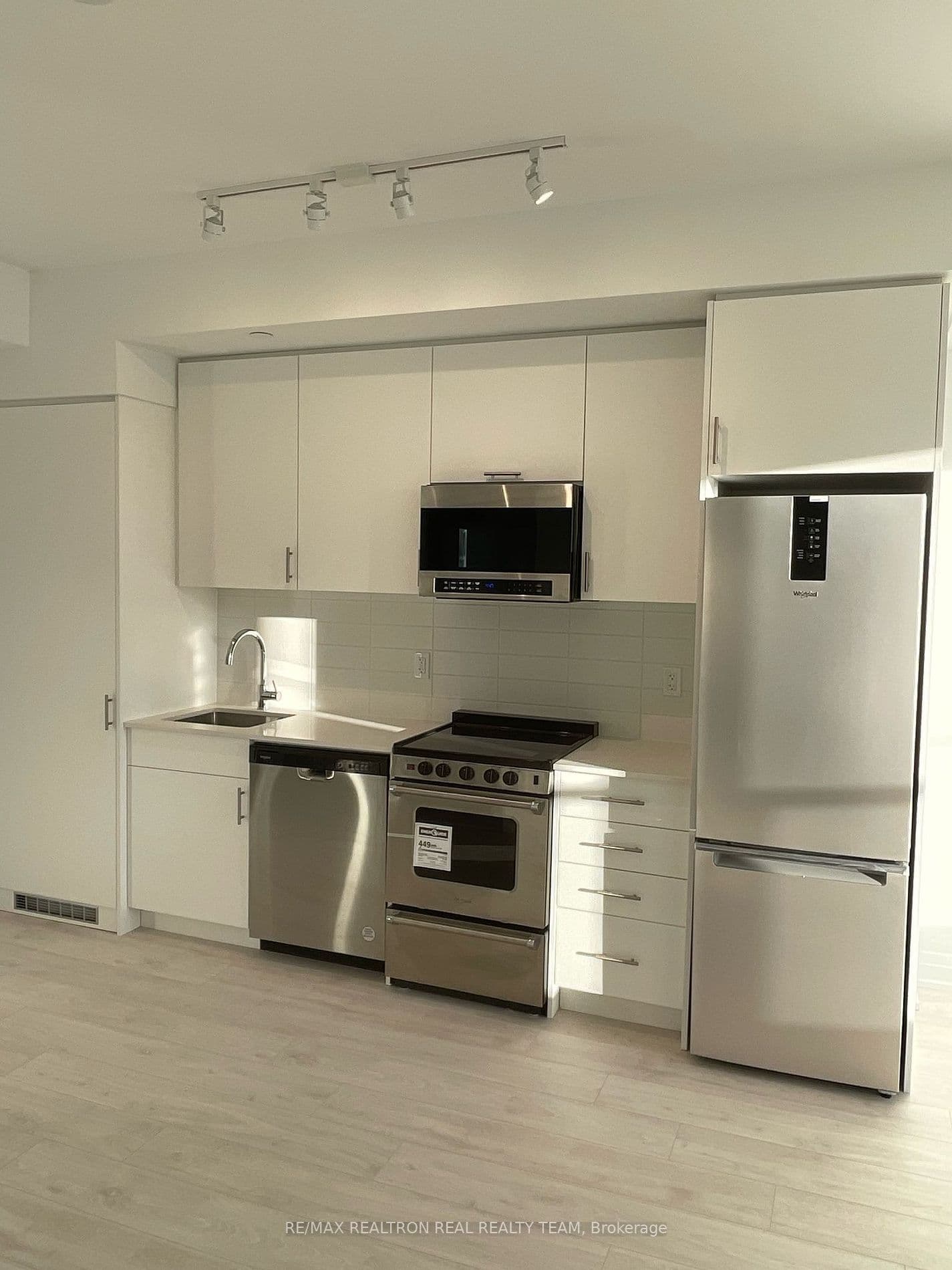 412 Silver Maple Road 216, Oakville, ON L6H 7X8