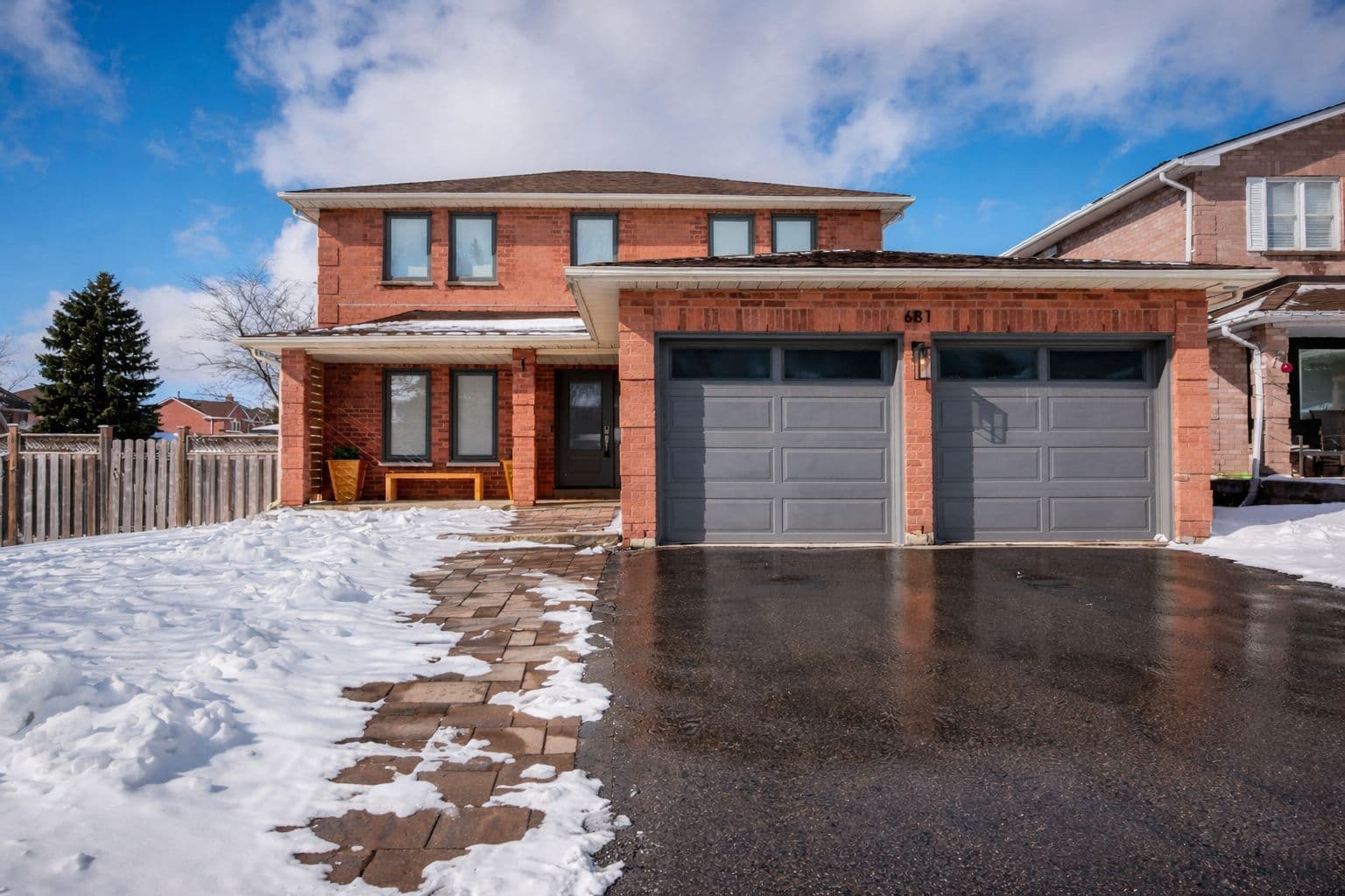 681 Leslie Valley Drive, Newmarket, ON L3Y 7J6