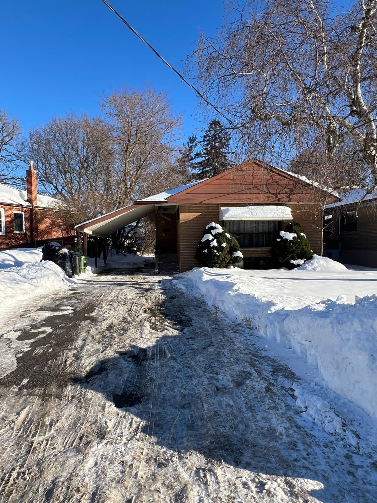 21 Mackinac Crescent Main, Toronto E09, ON M1J 1P8