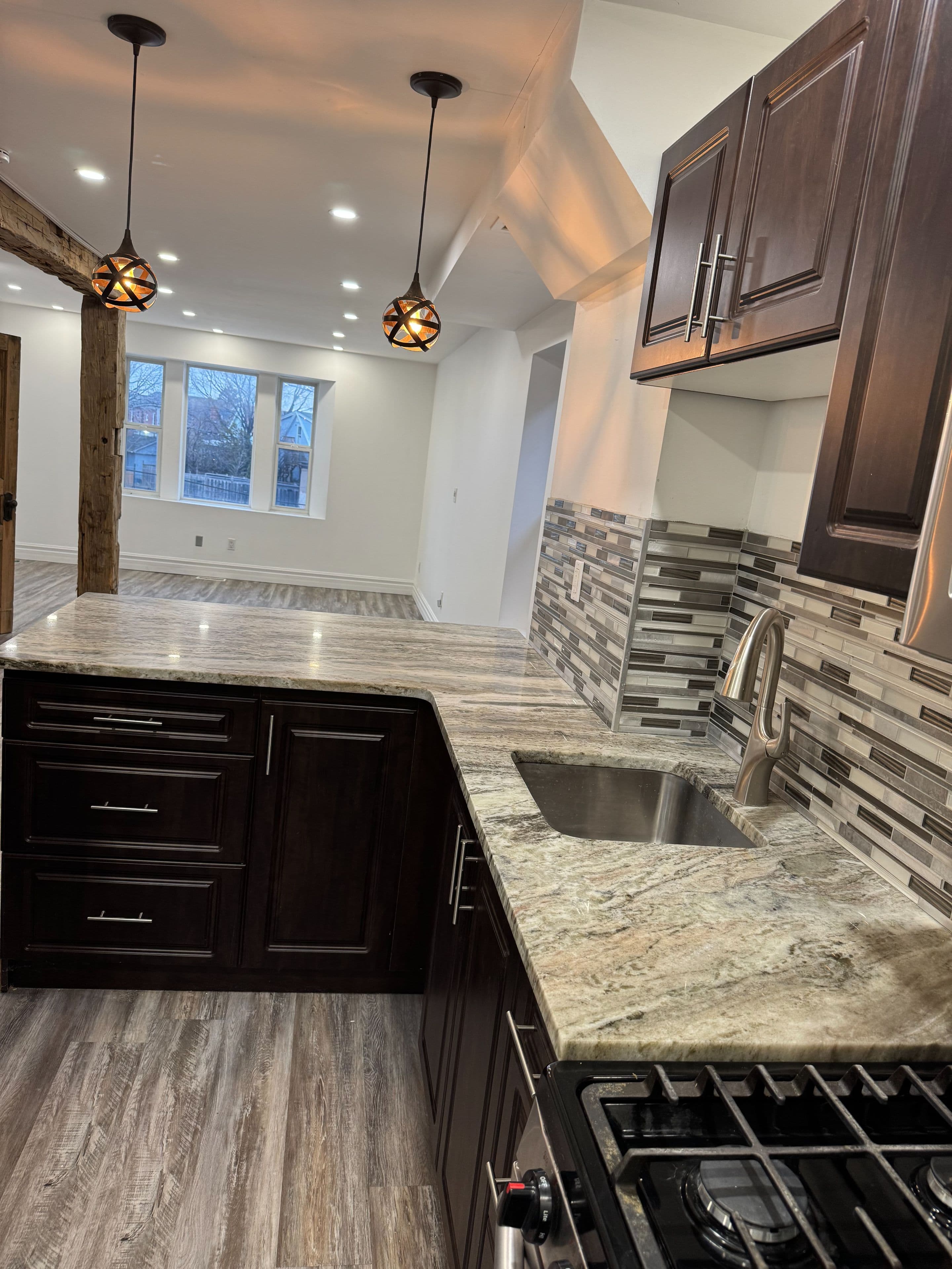 1152 King Street E 1, Hamilton, ON L8M 1E9