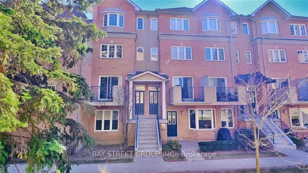 28 Sommerset Way 1217, Toronto C14, ON M2N 6W7