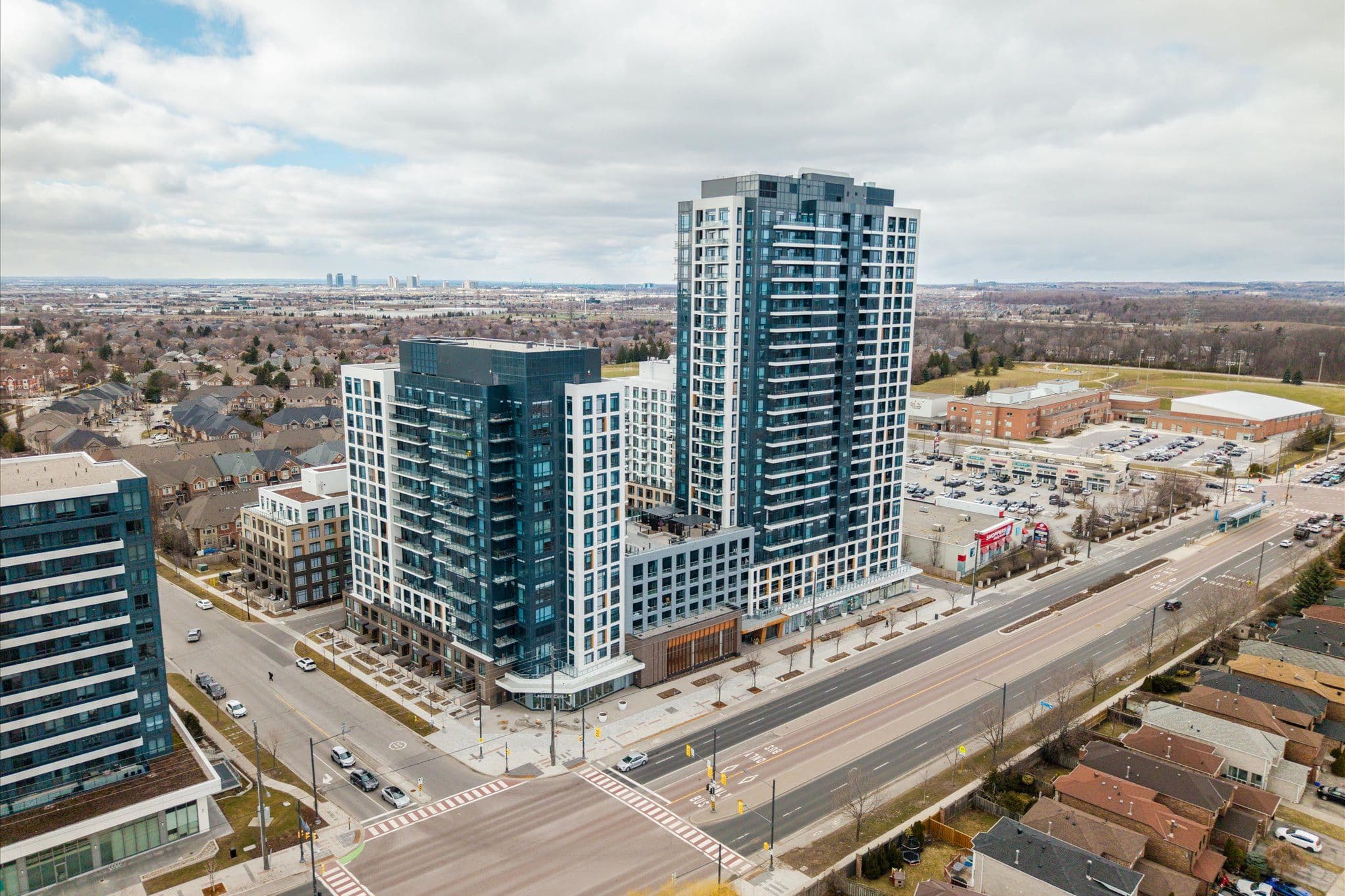 7950 Bathurst Street 1424, Vaughan, ON L4J 0L4