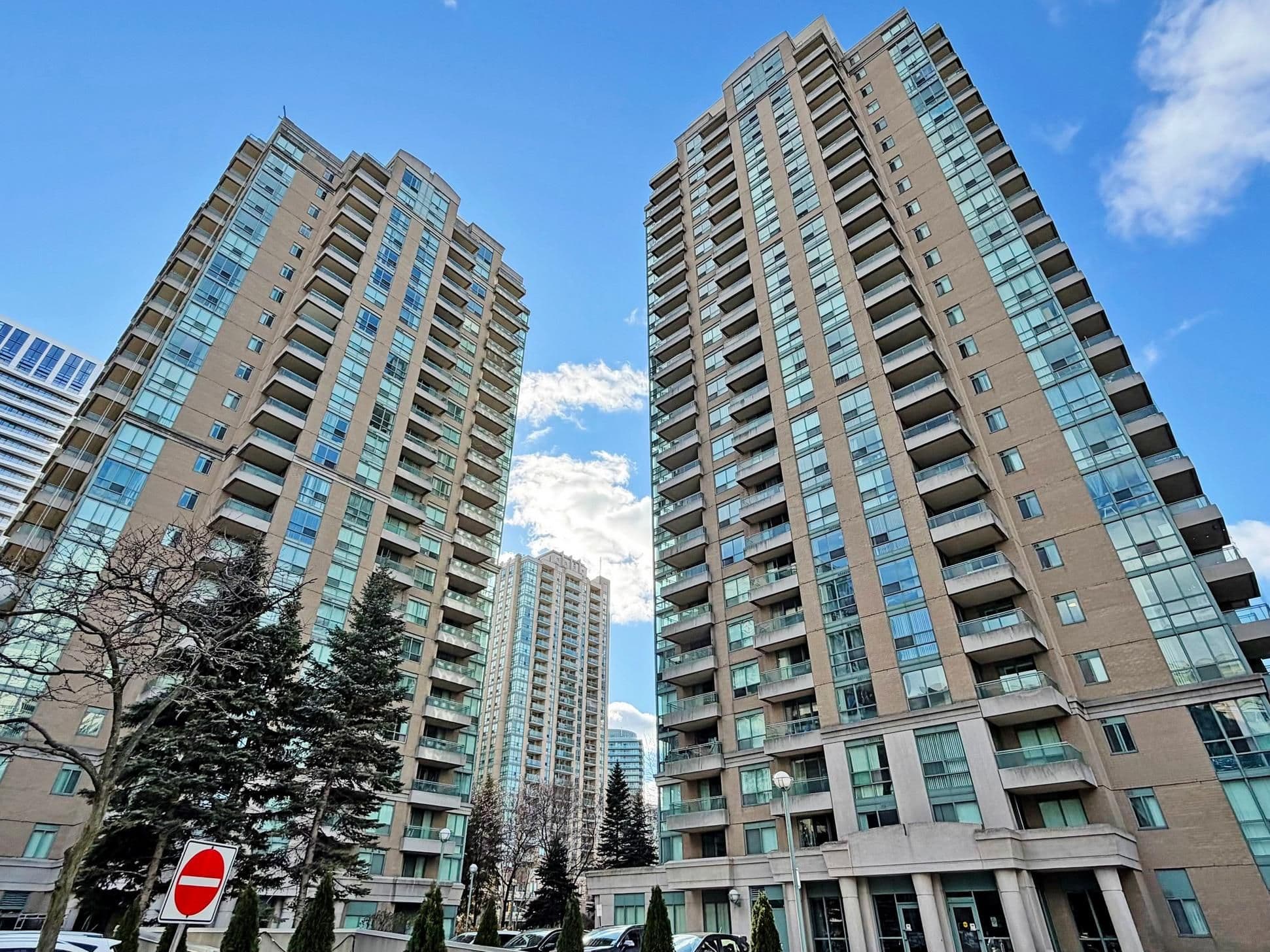 1 Pemberton Avenue 306, Toronto C14, ON M2M 4L9