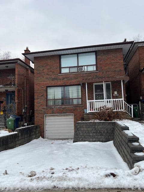 586 Warden Avenue upper, Toronto E06, ON M1L 3Z3
