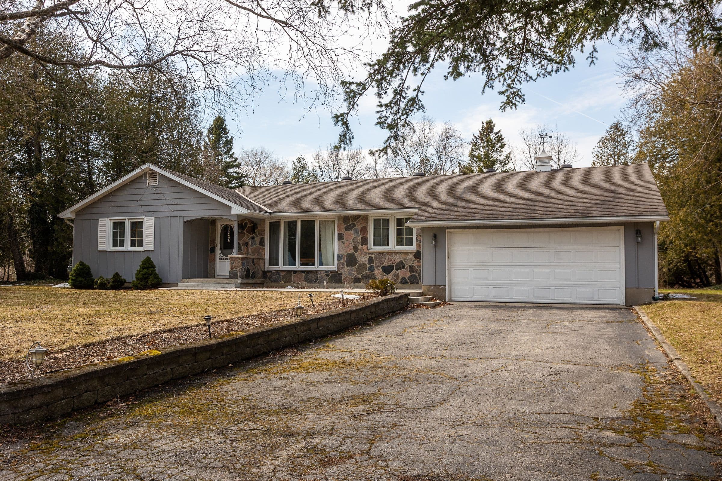 406 Balmy Beach Road, Georgian Bluffs, ON N4K 5N4