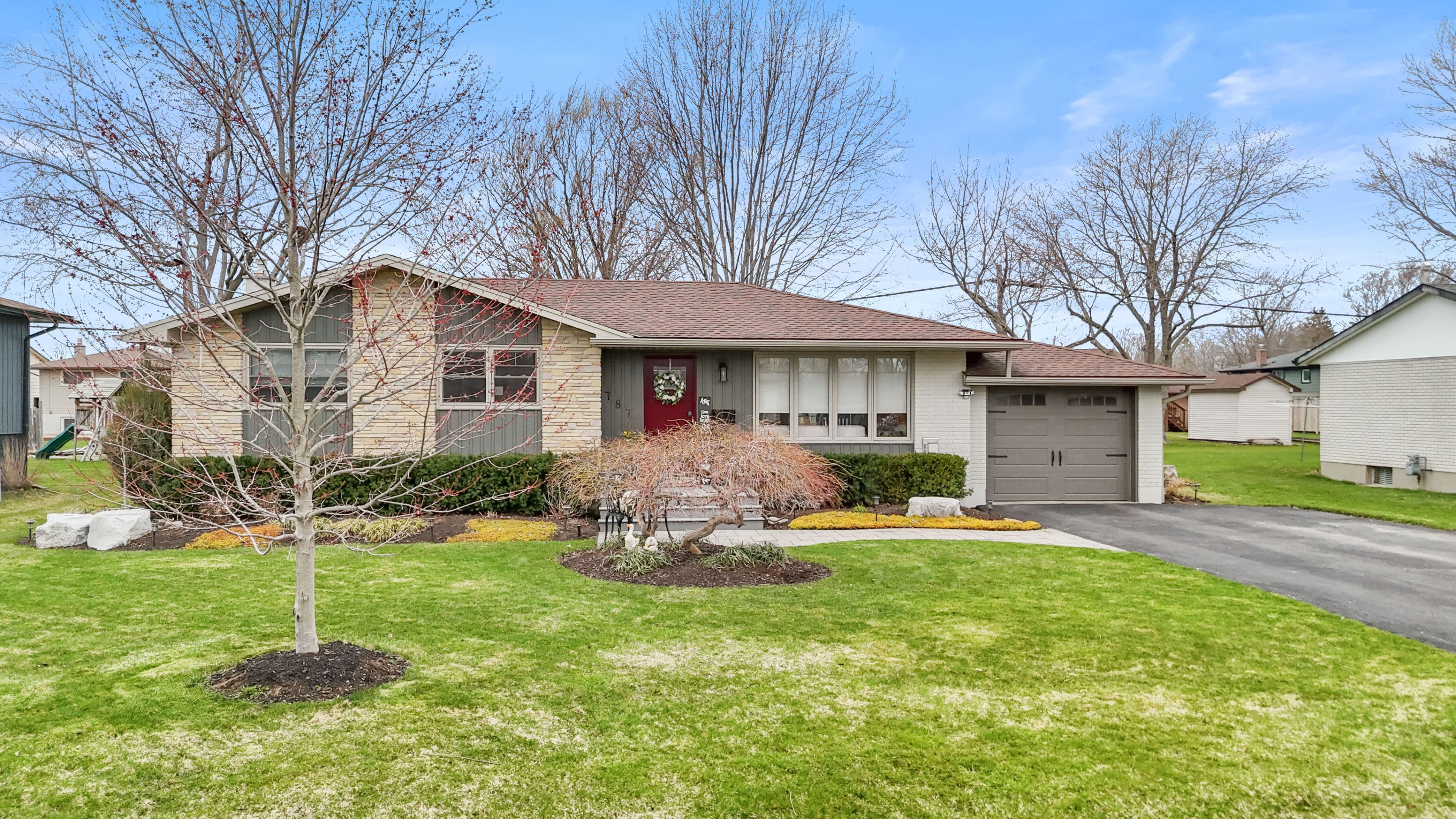 787 Grandview Road, Fort Erie, ON L2A 4V6