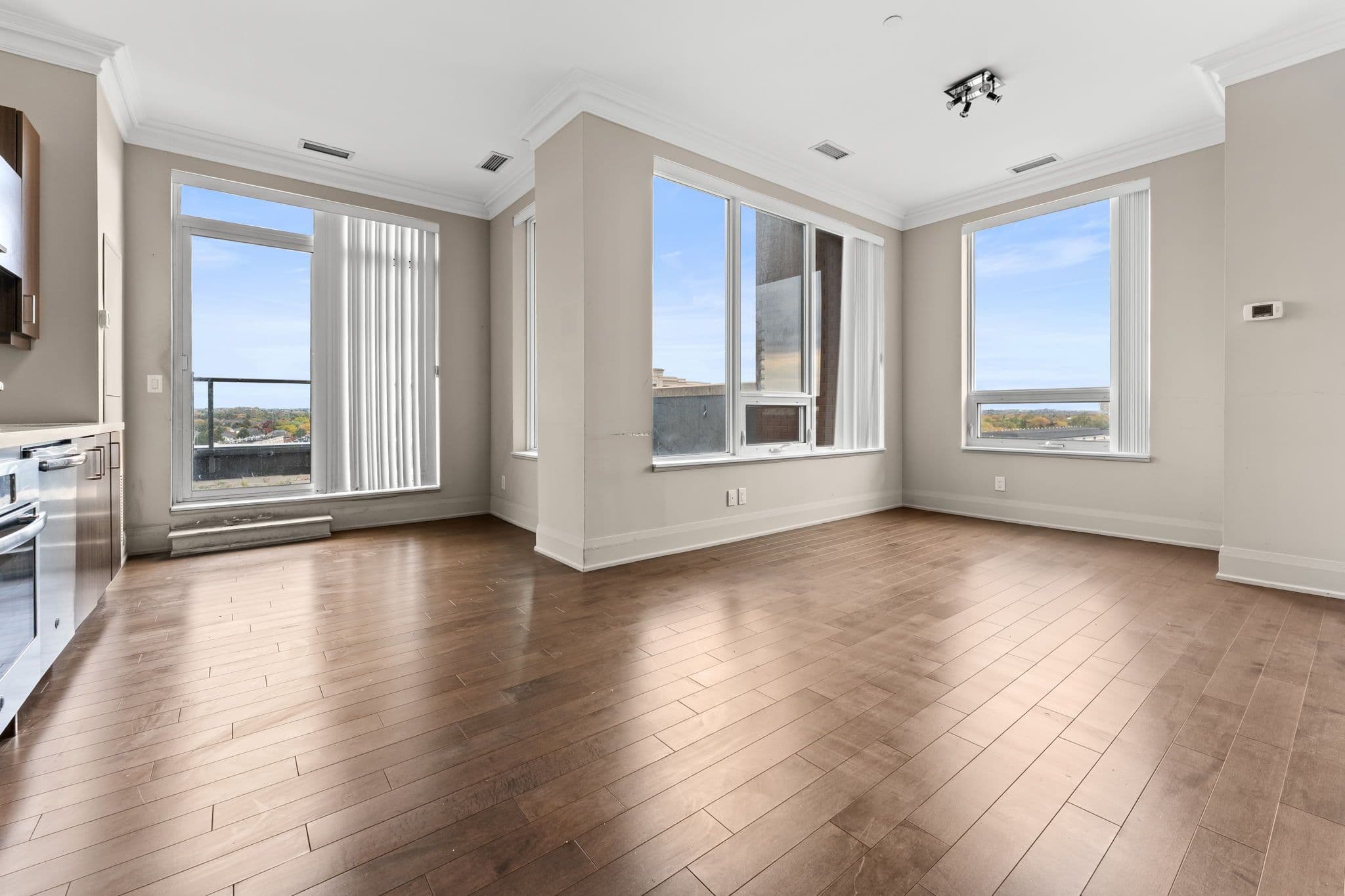 28 Uptown Drive Ph15, Markham, ON L3R 5M8