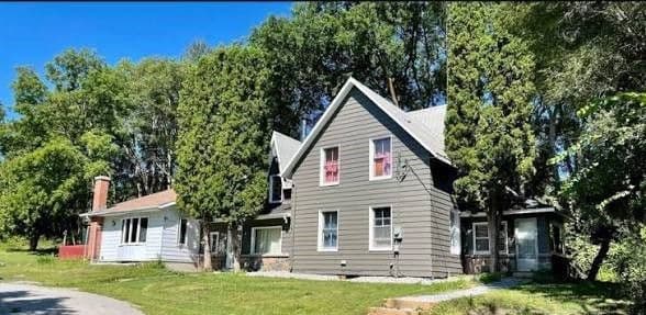 754 The Queensway N/A S Main, Georgina, ON L4P 4C9