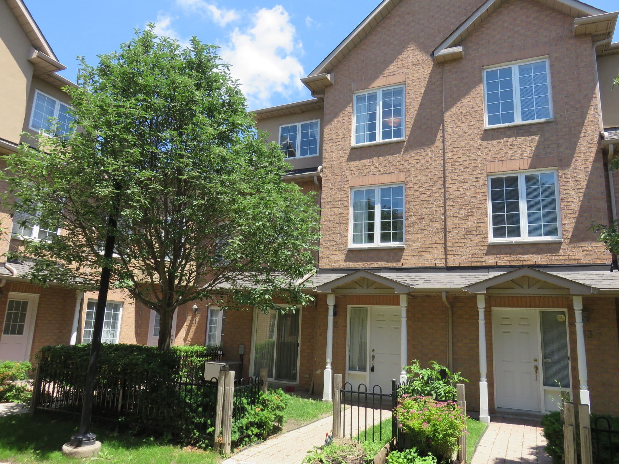 20 St Moritz Way 12, Markham, ON L3R 4G4