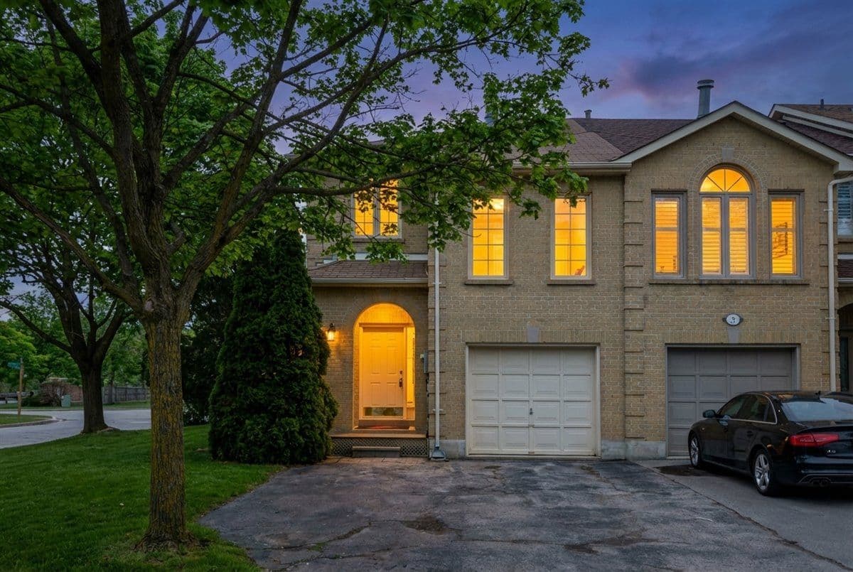 1 Wetherby Circle, Markham, ON L3T 7R8