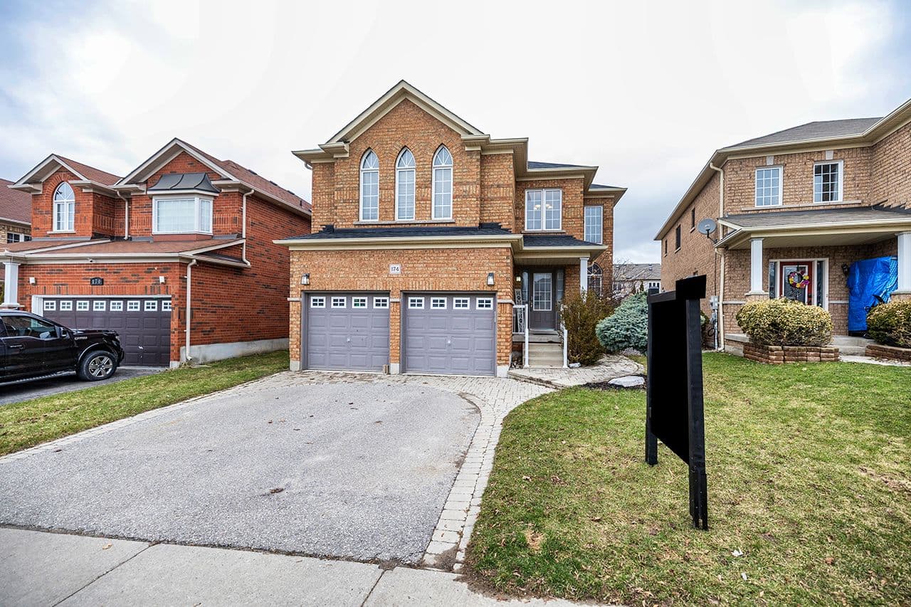 174 Southfield Avenue, Clarington, ON L1E 3K1