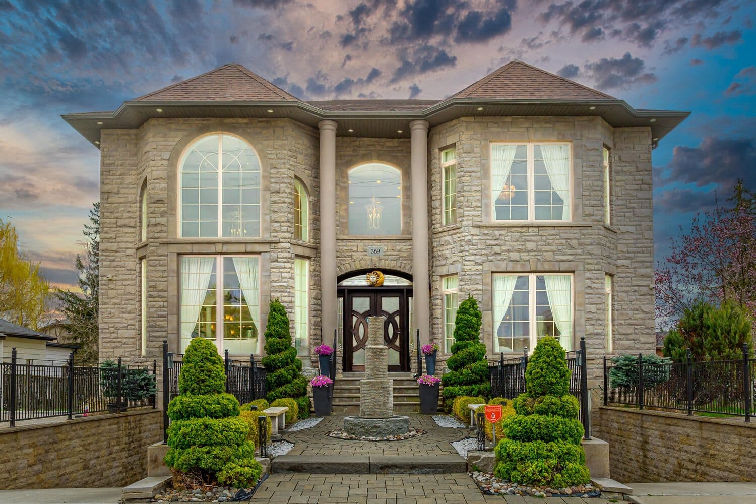 369 Toyne Vale Road, Pickering, ON L1W 2G9