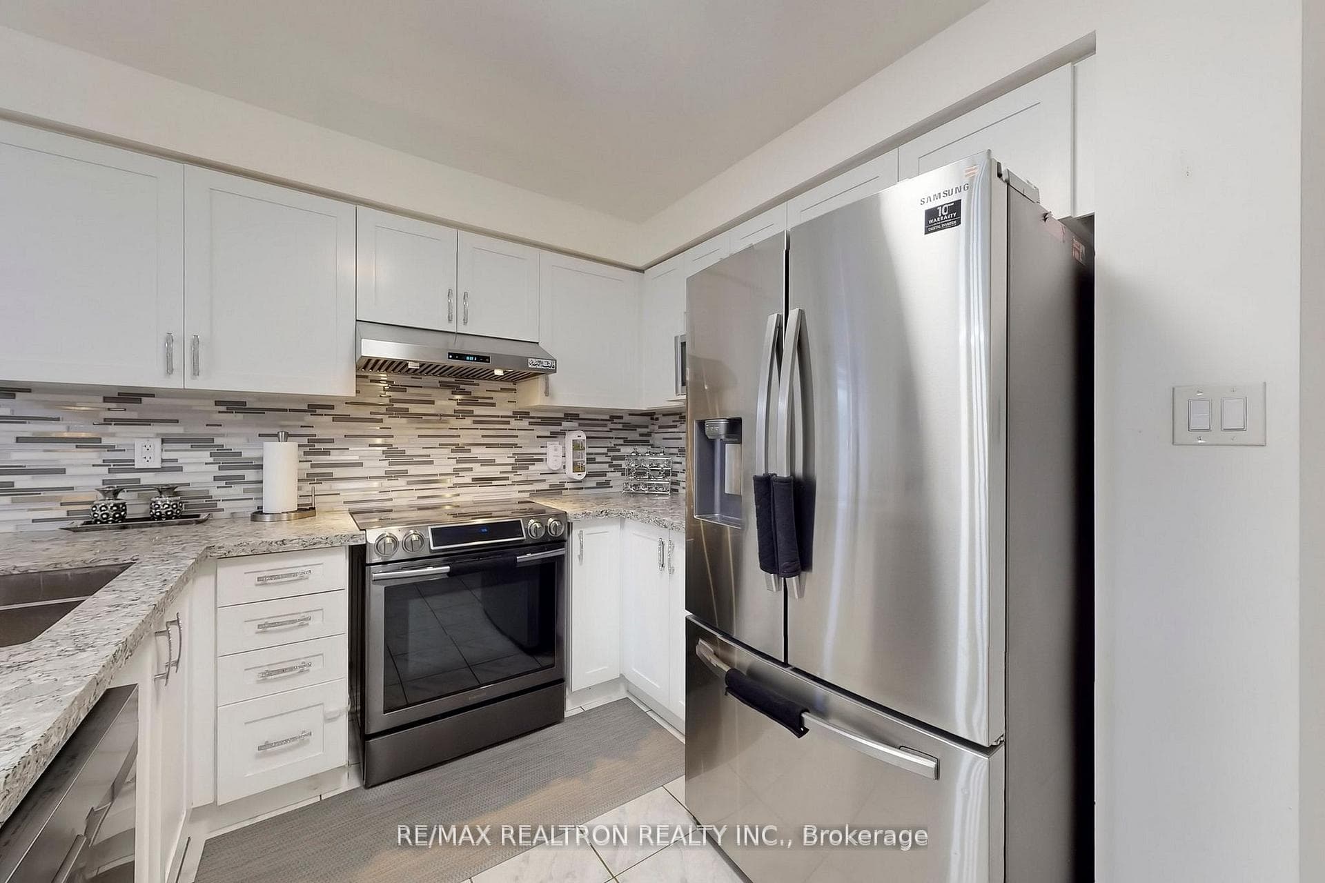 53 Longfellow Avenue, St. Catharines, ON L2R 6N8