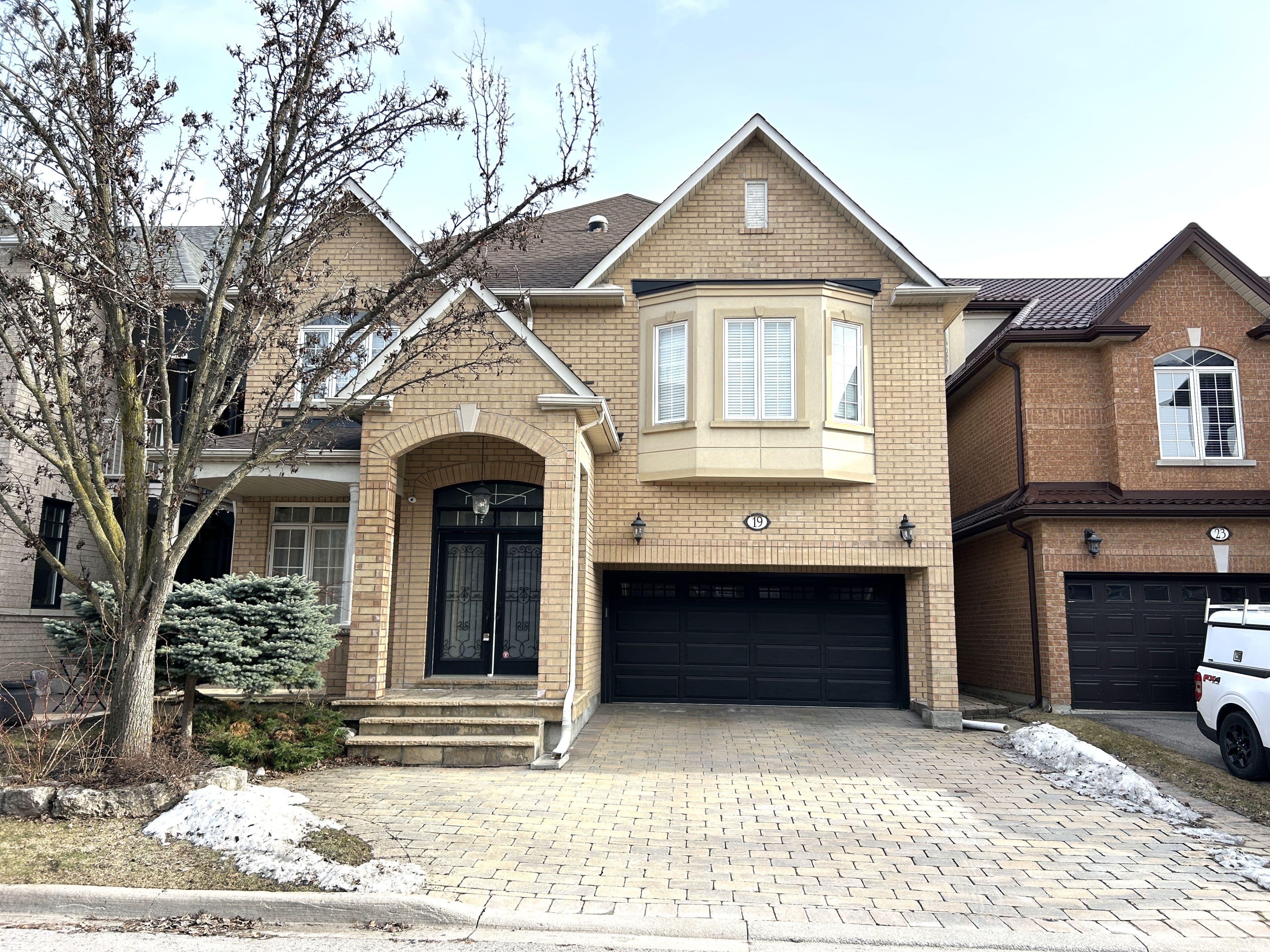 19 Seabreeze Avenue, Vaughan, ON L4J 8R6
