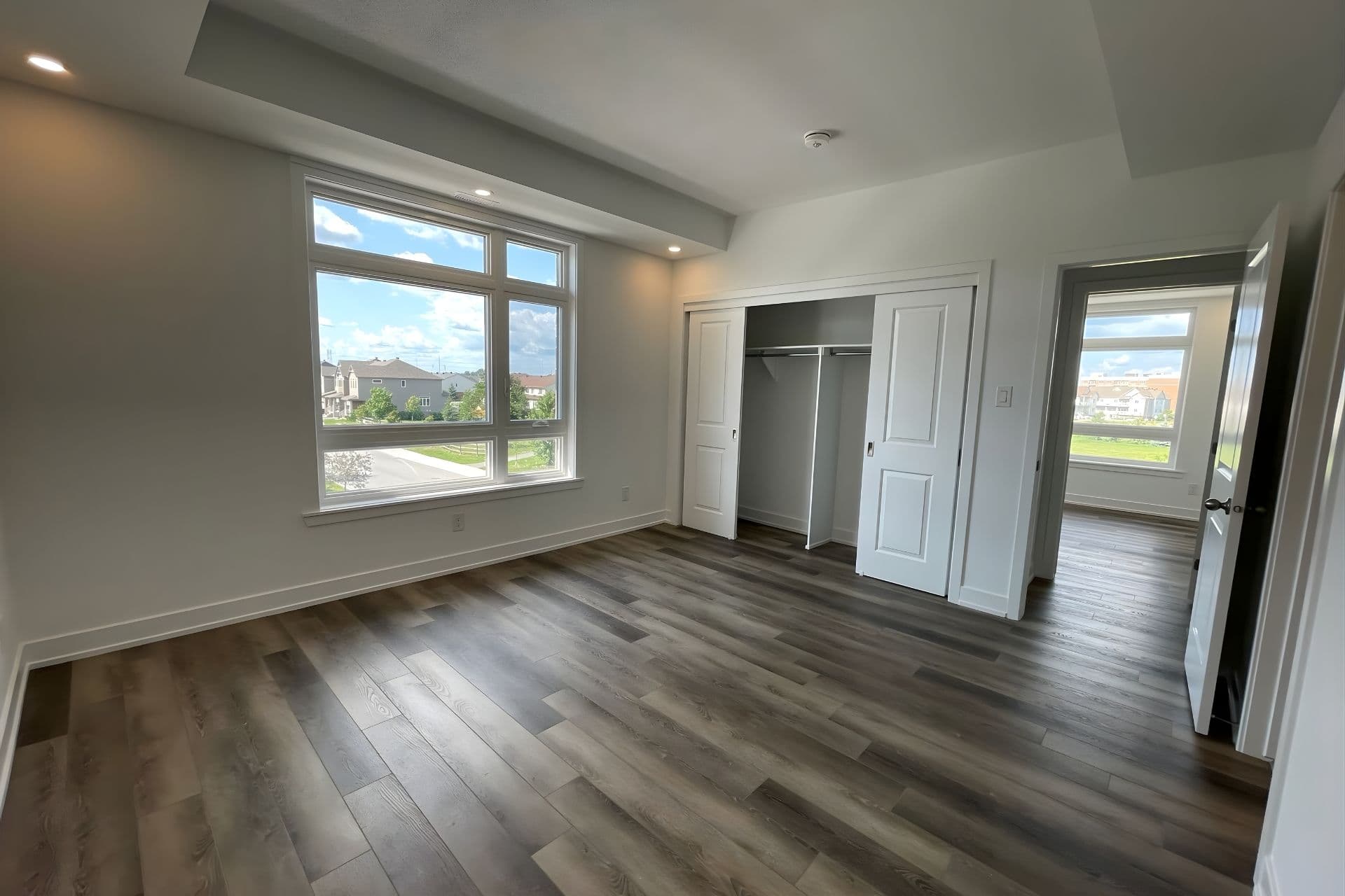 300 Tulum Crescent i, Kanata, ON K2S 2Y4