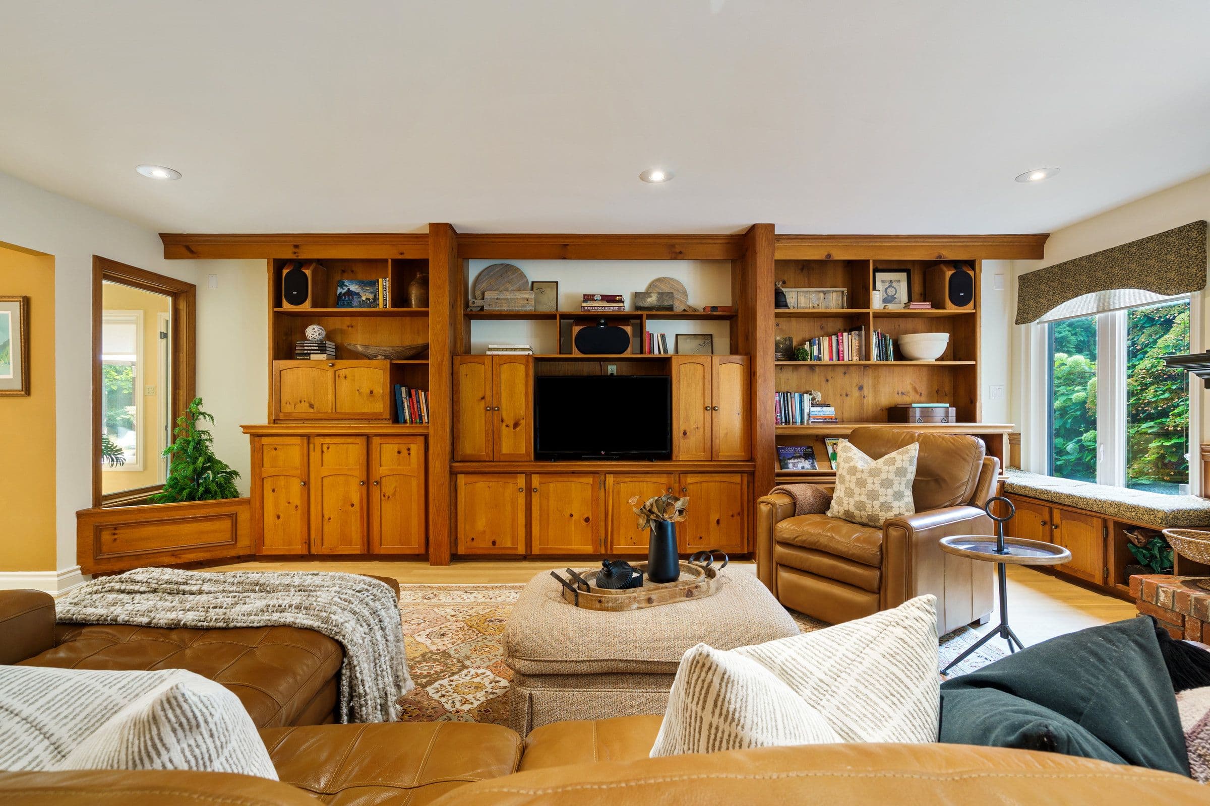 373 Brookview Court, Hamilton, ON L9G 4E6