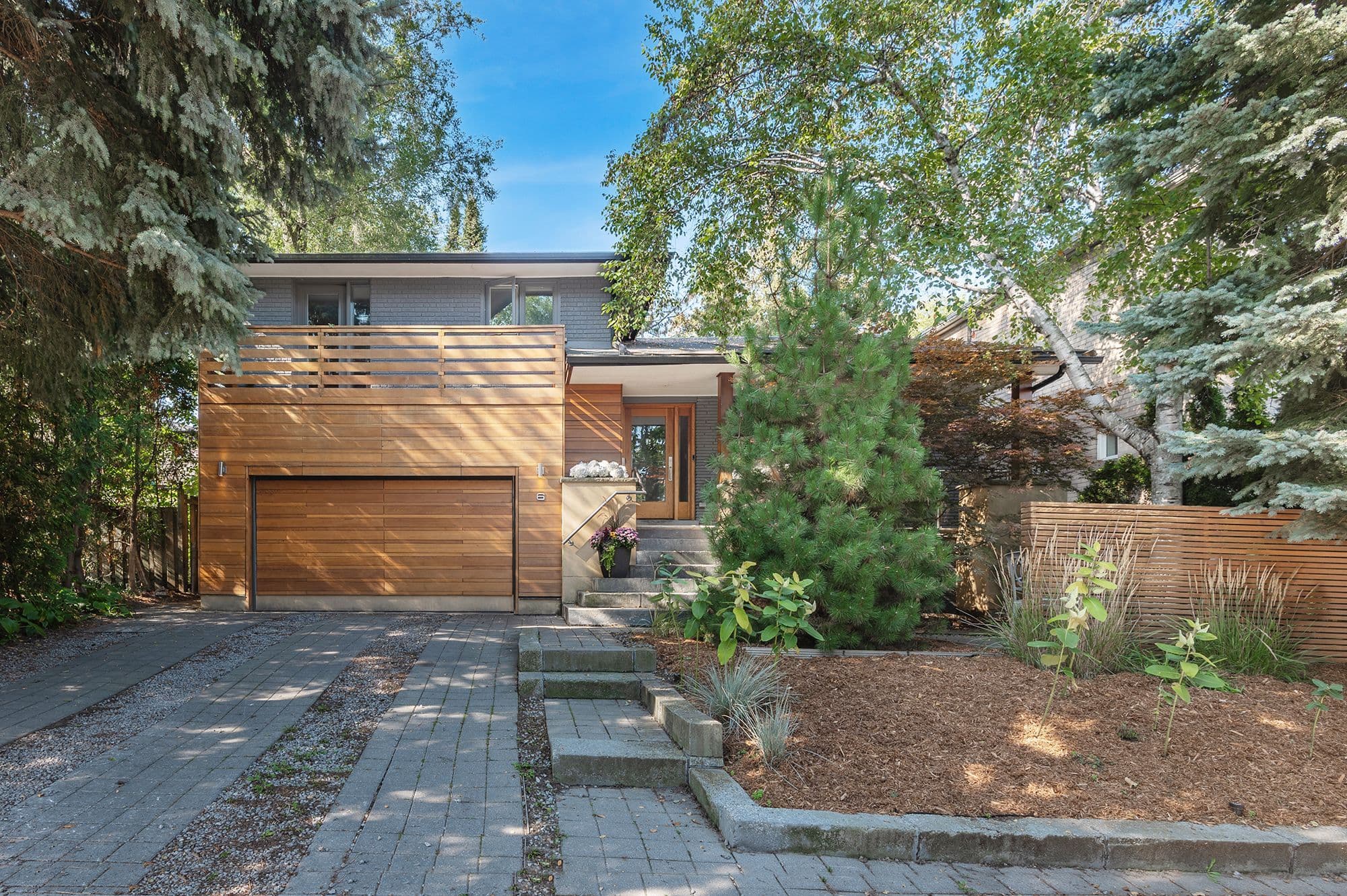 6 Earlington Avenue, Toronto W08, ON M8X 2N5