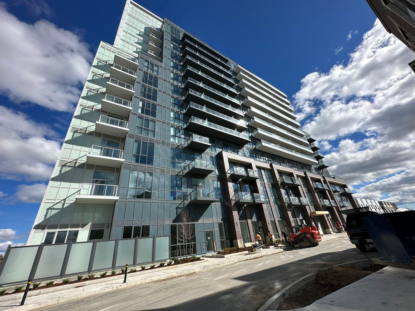 60 Honeycrisp Crescent 903, Vaughan, ON L4K 0M5