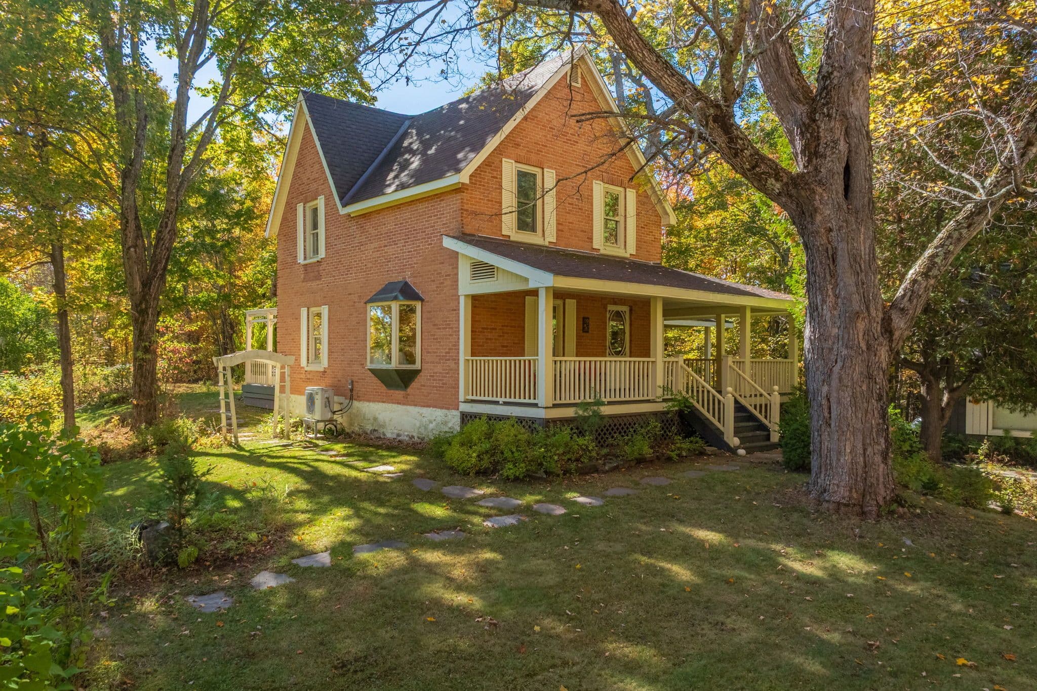 2360 60 Highway, Lake of Bays, ON P1H 2J6