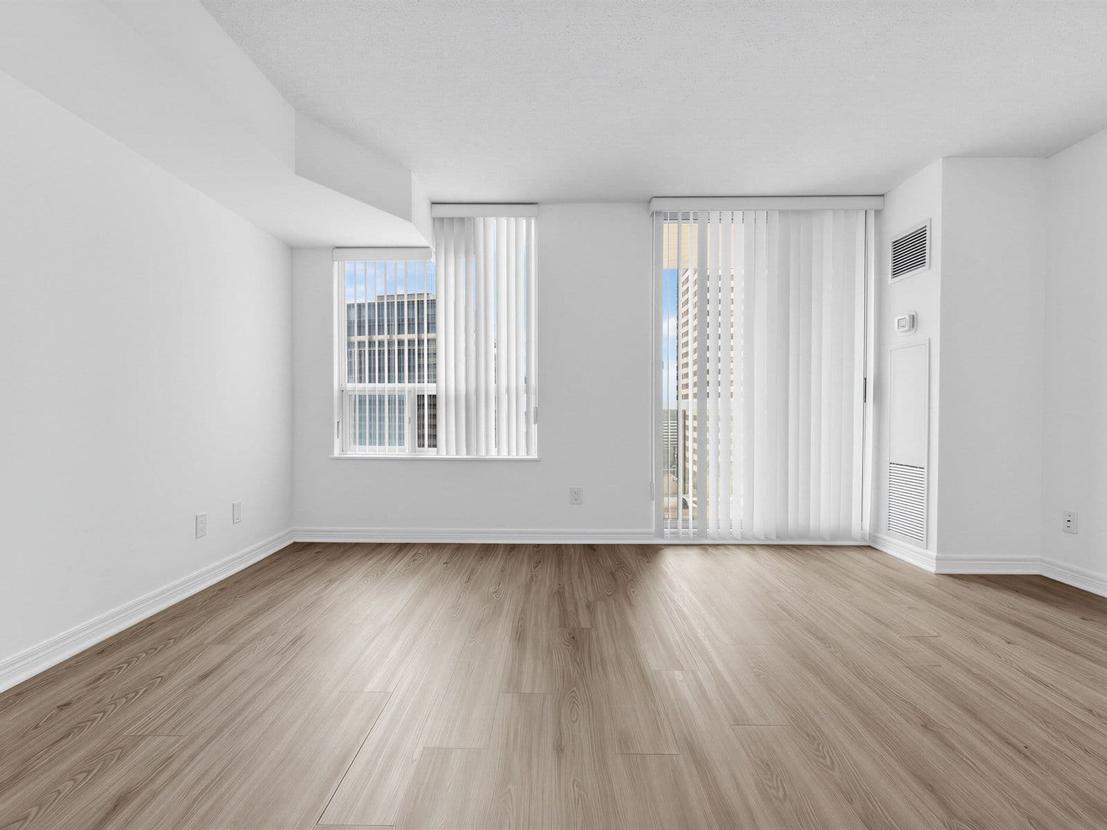 43 Eglinton Avenue E 1801, Toronto C10, ON M4P 1A2