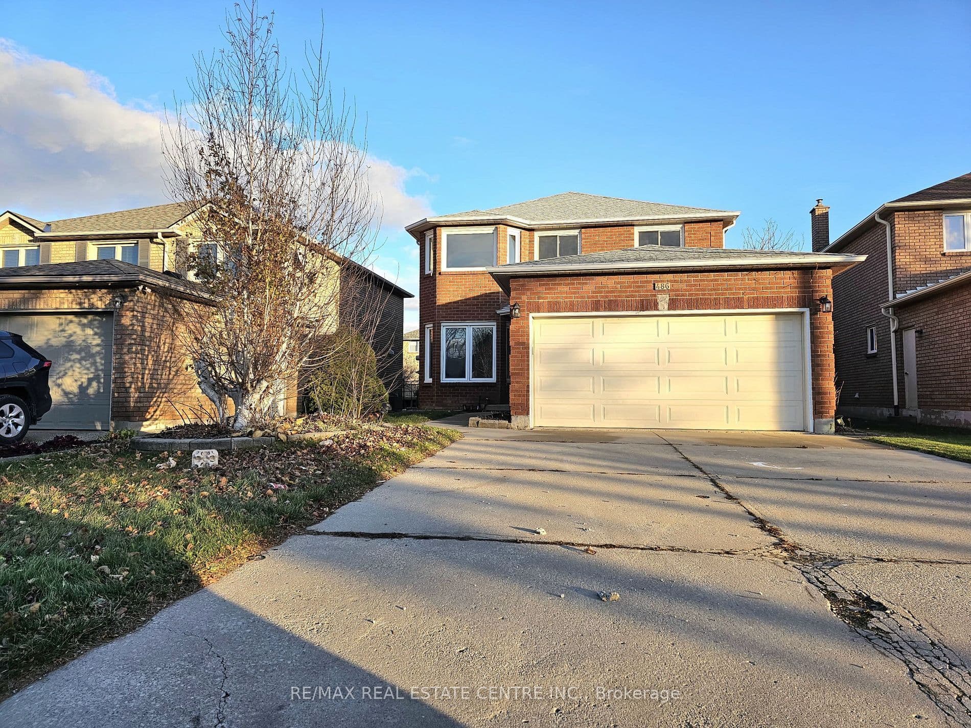 486 Dicenzo Drive, Hamilton, ON L9B 2C4