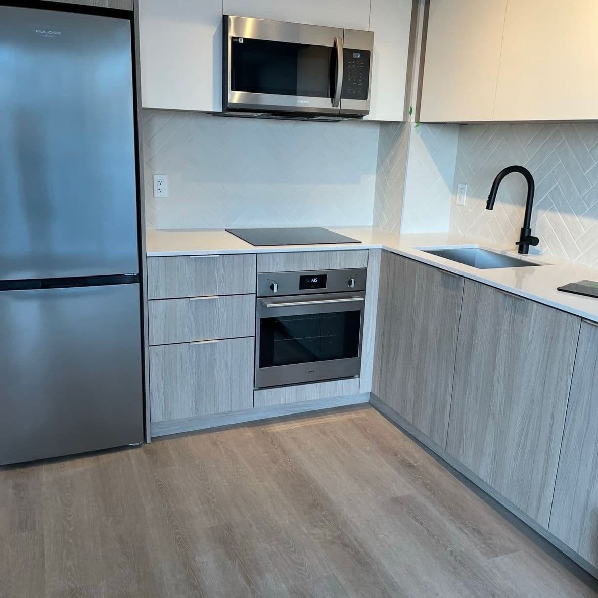 36 Zorra Street 409, Toronto W08, ON M8Z 0G5