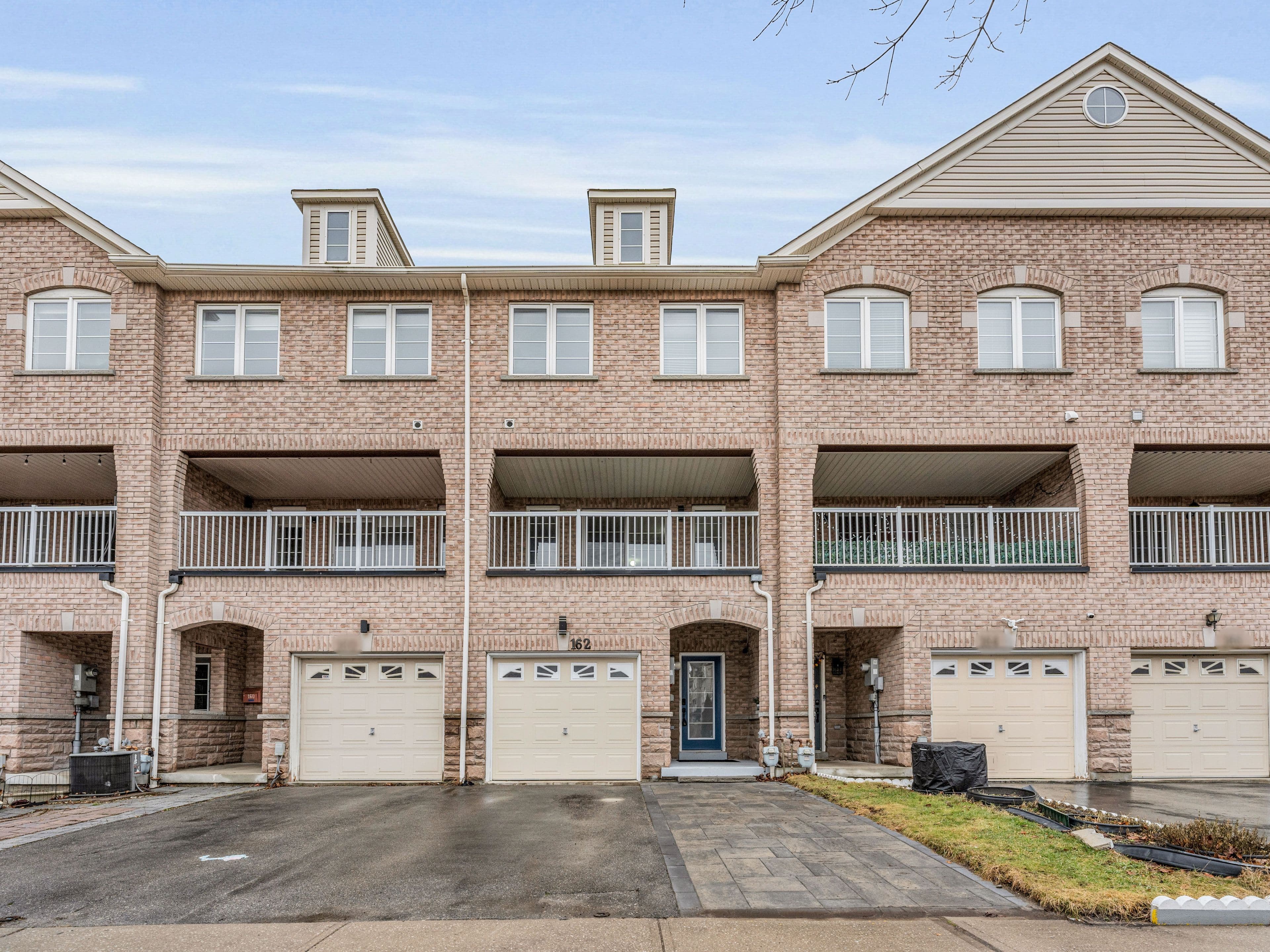 162 Bayly Street W, Ajax, ON L1S 0C3